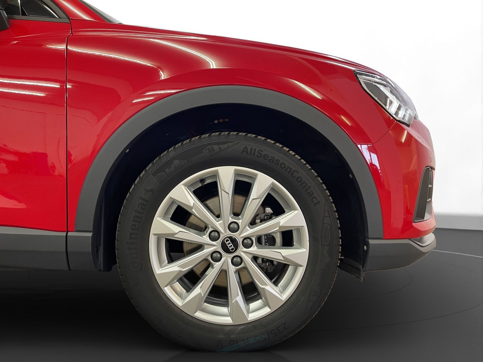 Audi - Q3_13