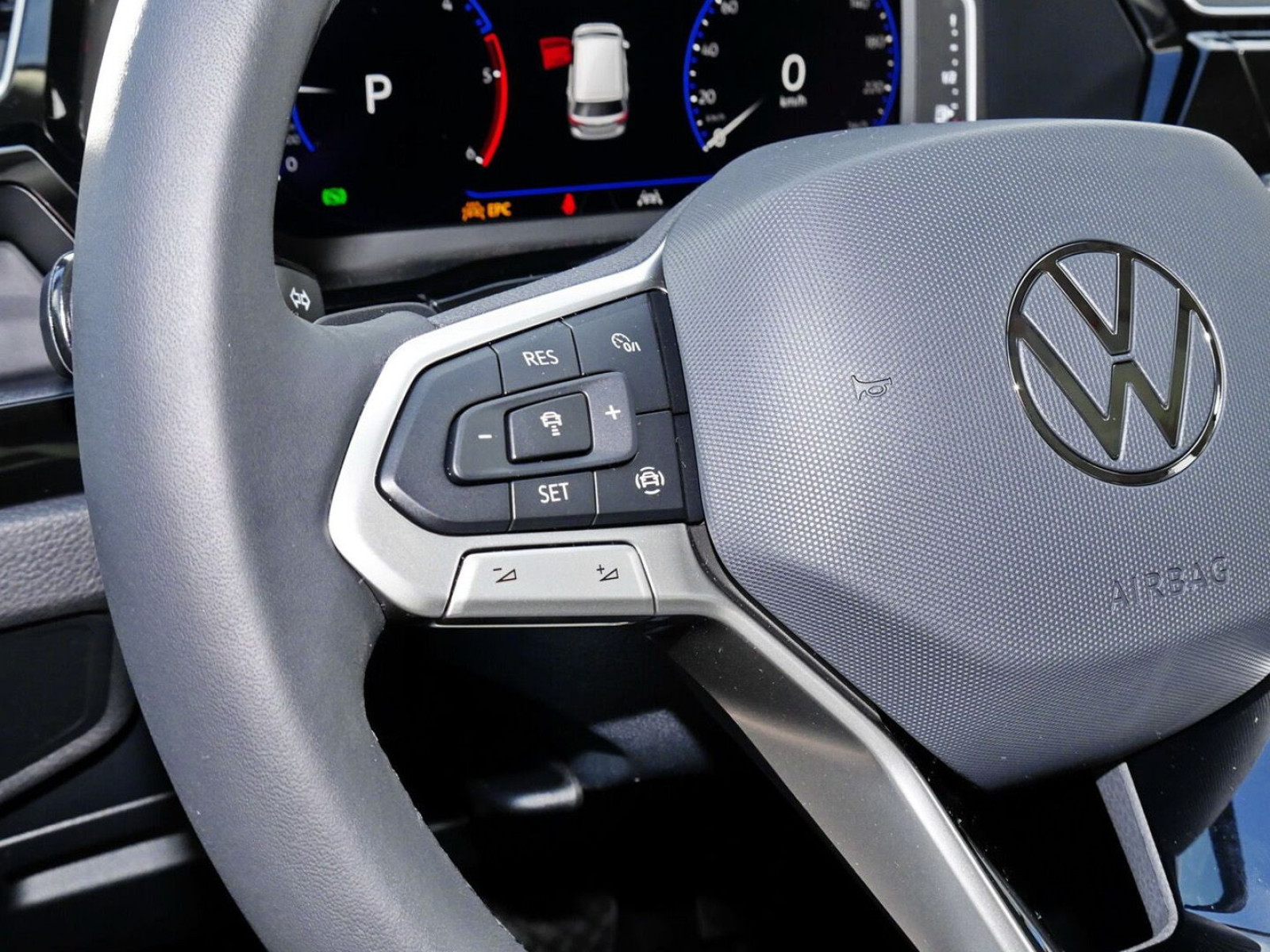 Volkswagen - Touran_13