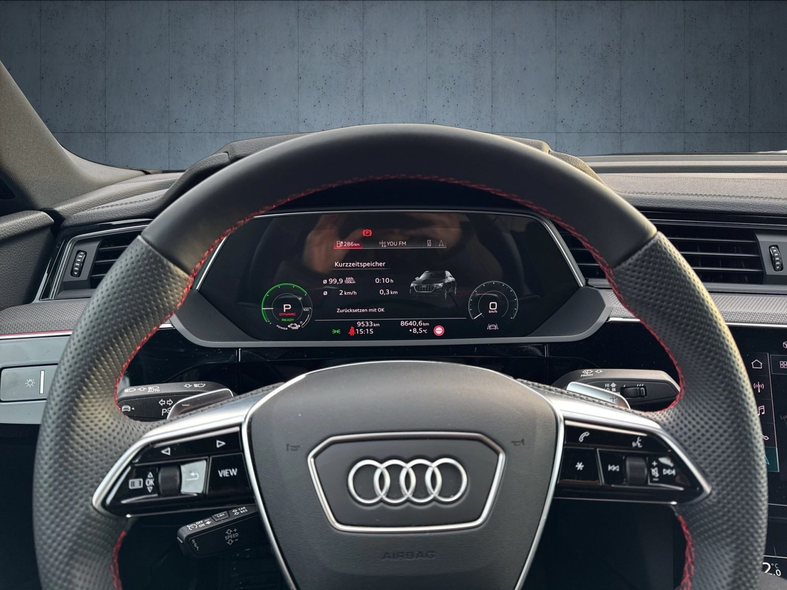 Audi - Q8 Sportback e-tron_22