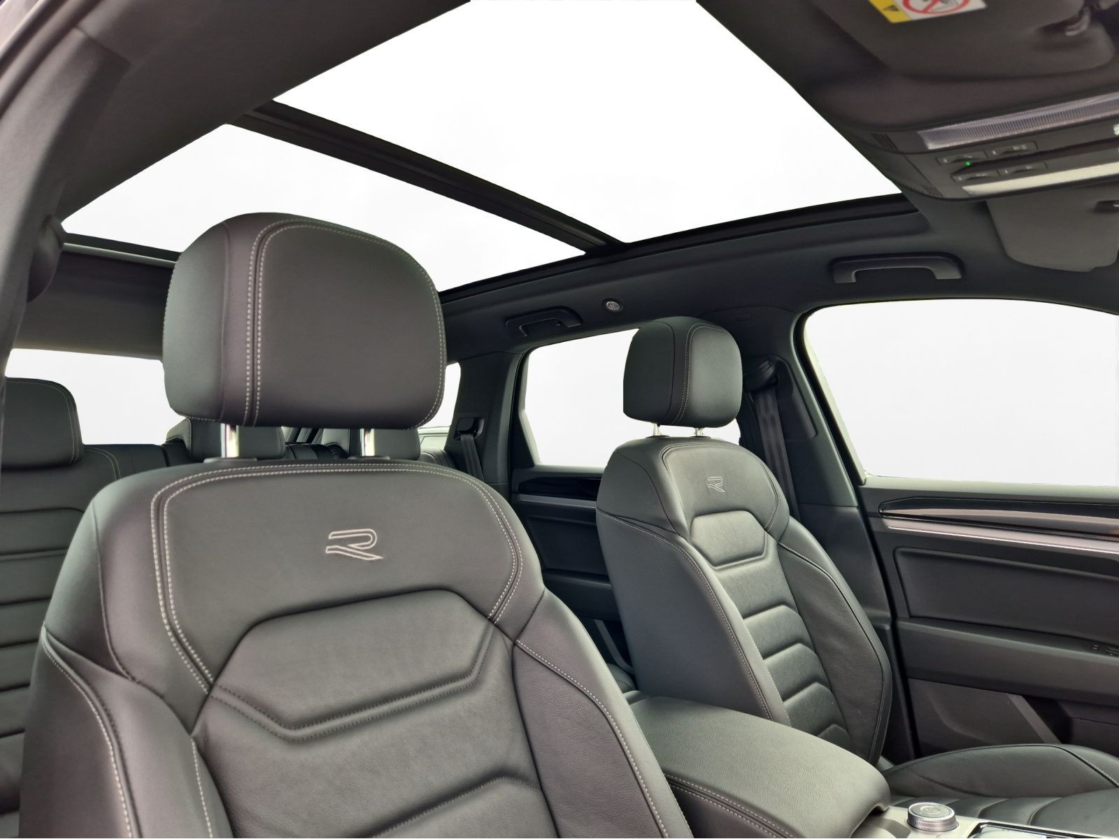 Volkswagen - Touareg_13