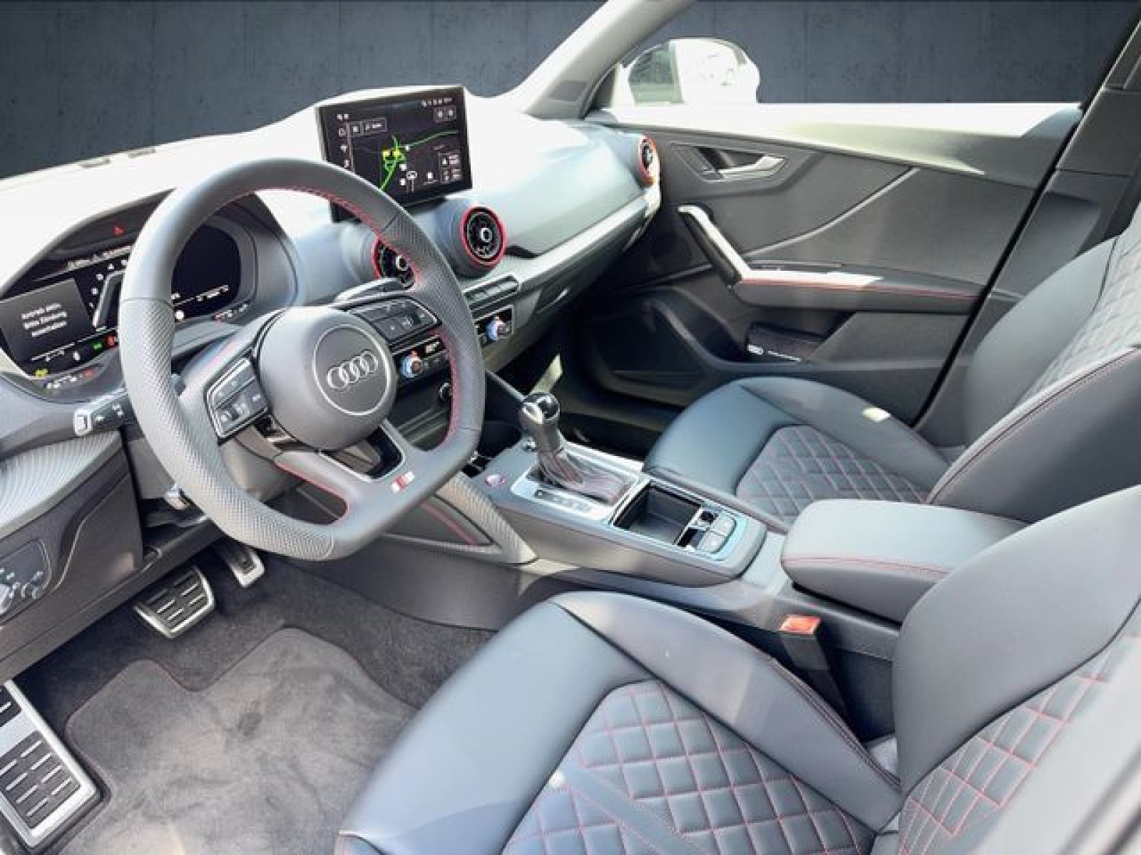 Audi - SQ2_12