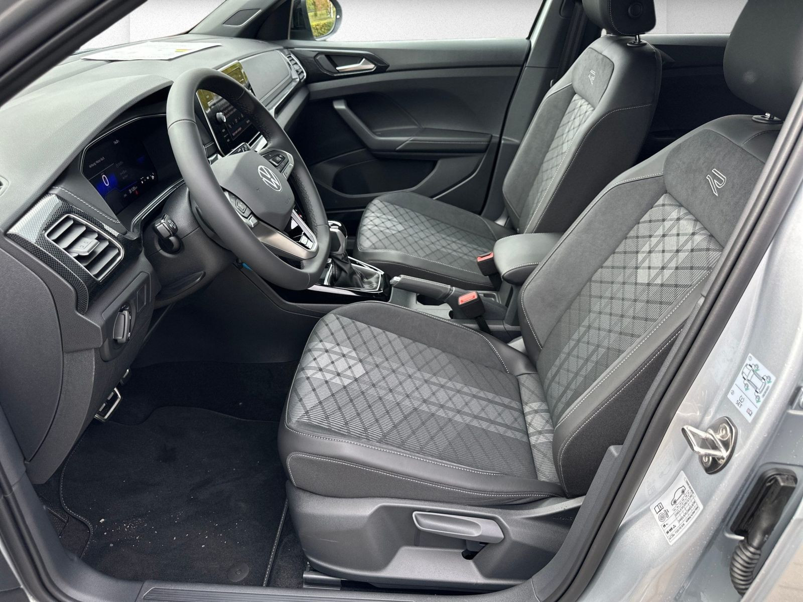Volkswagen - T-Cross_10