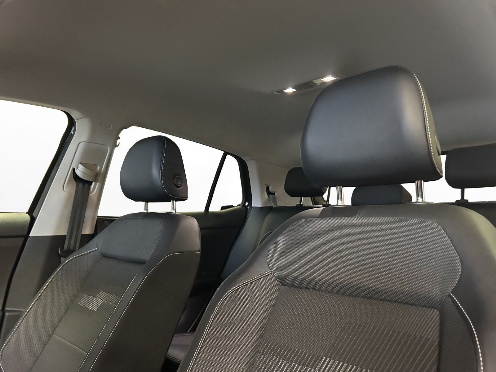 Volkswagen - T-Cross_11