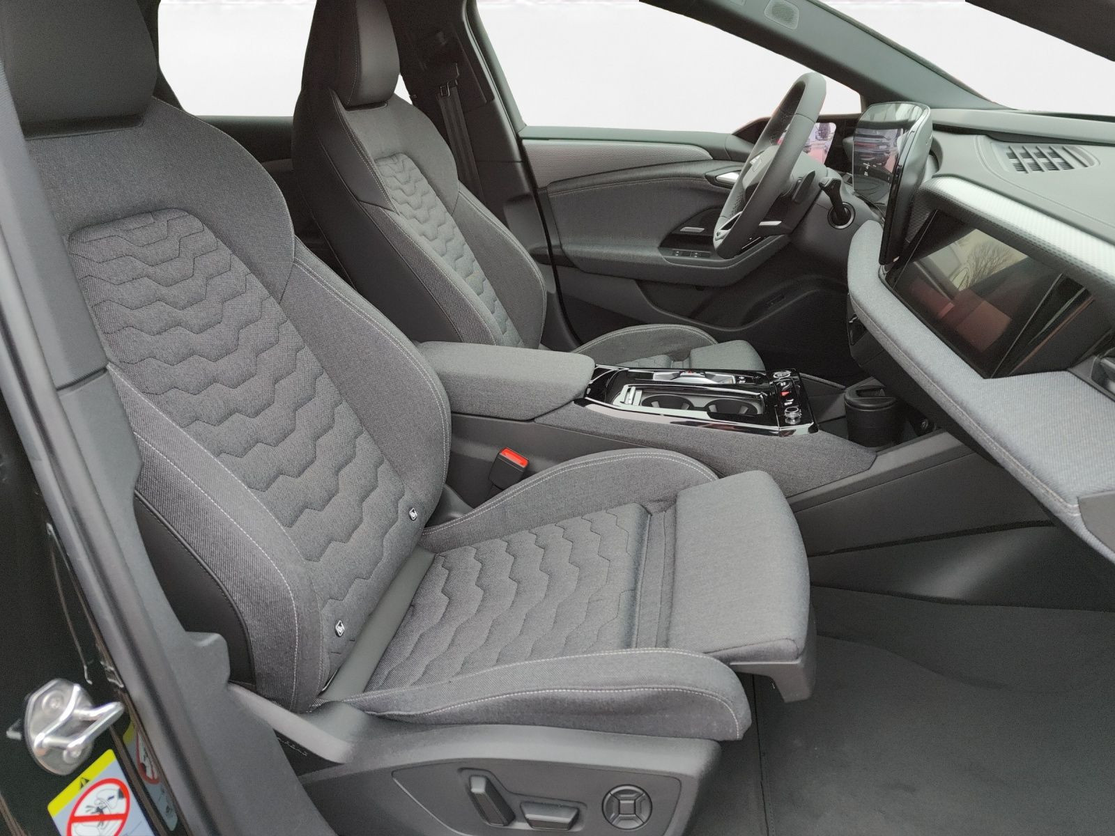 Audi - A6 Avant e-tron_13