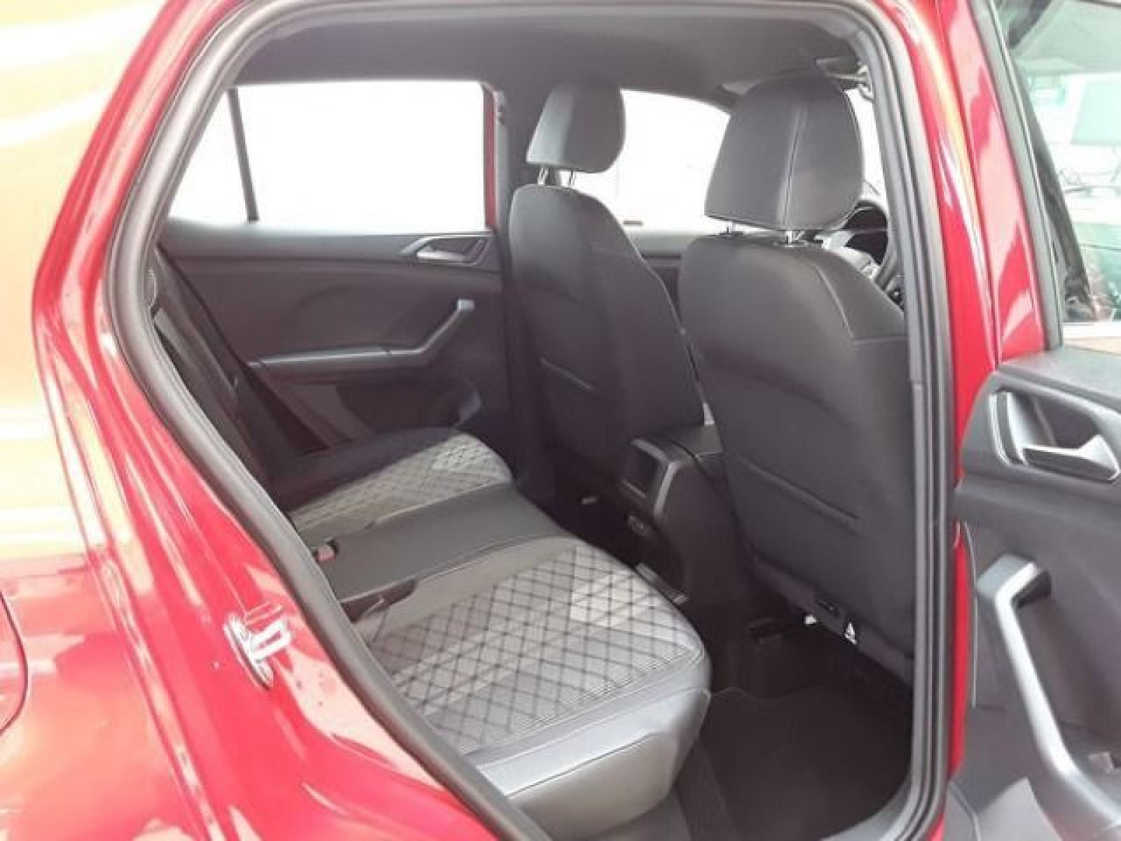 Volkswagen - T-Cross_10