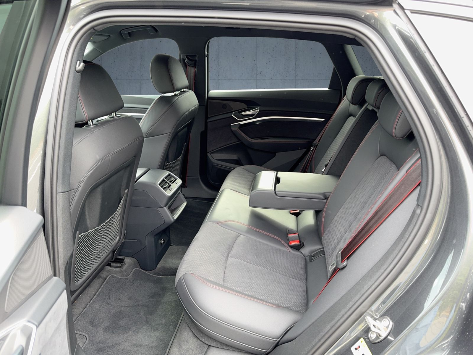 Audi - Q8 e-tron_14