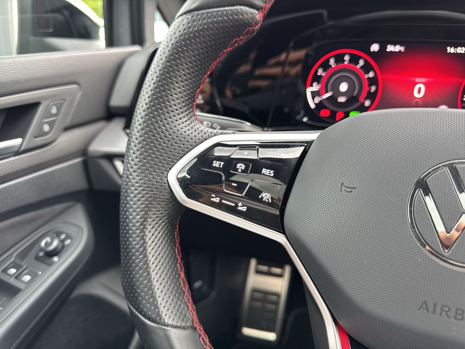 Volkswagen - Golf GTI_25