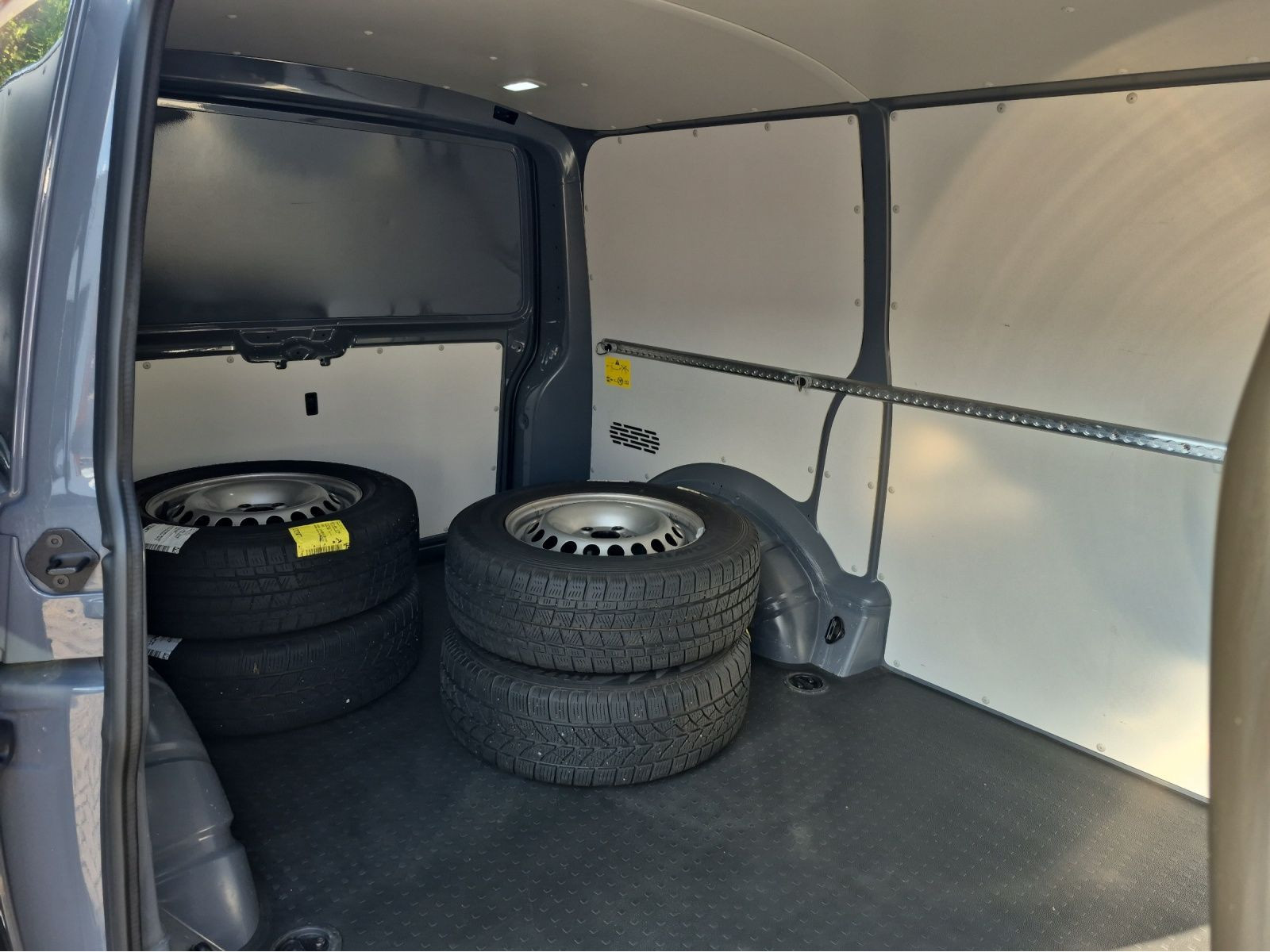 Volkswagen - Transporter Kasten_11