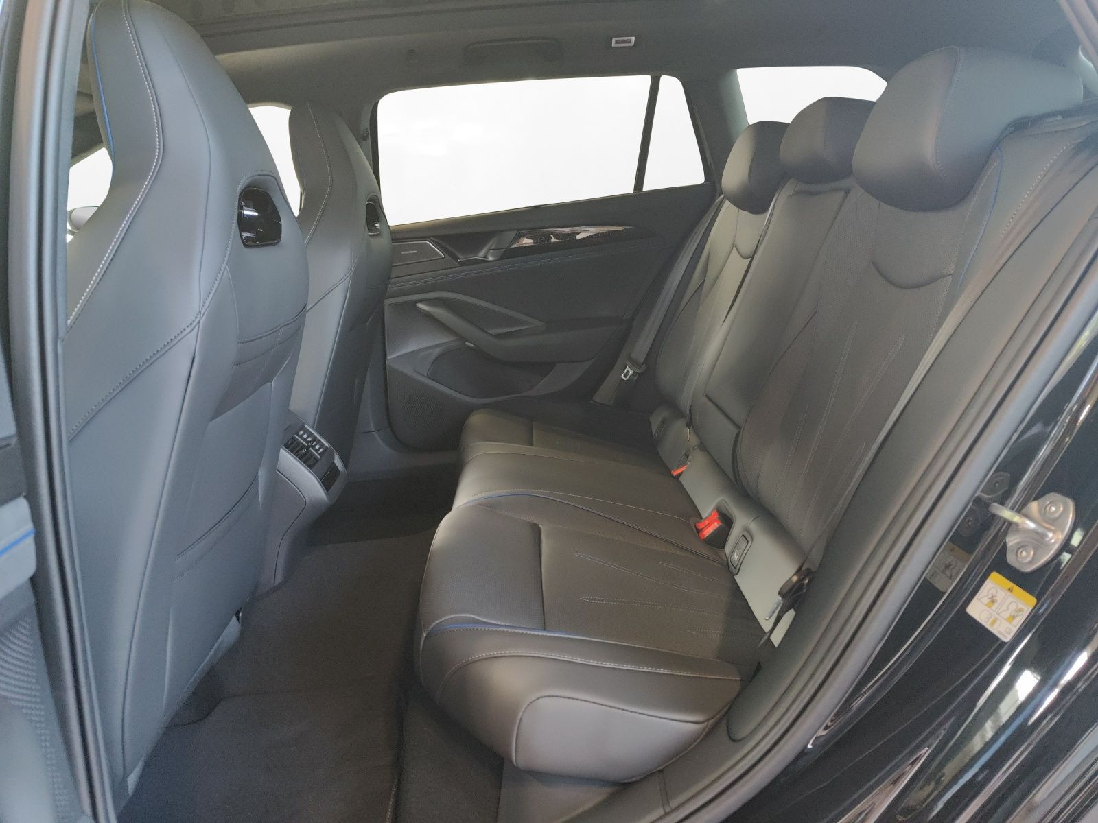 Volkswagen - Passat_5