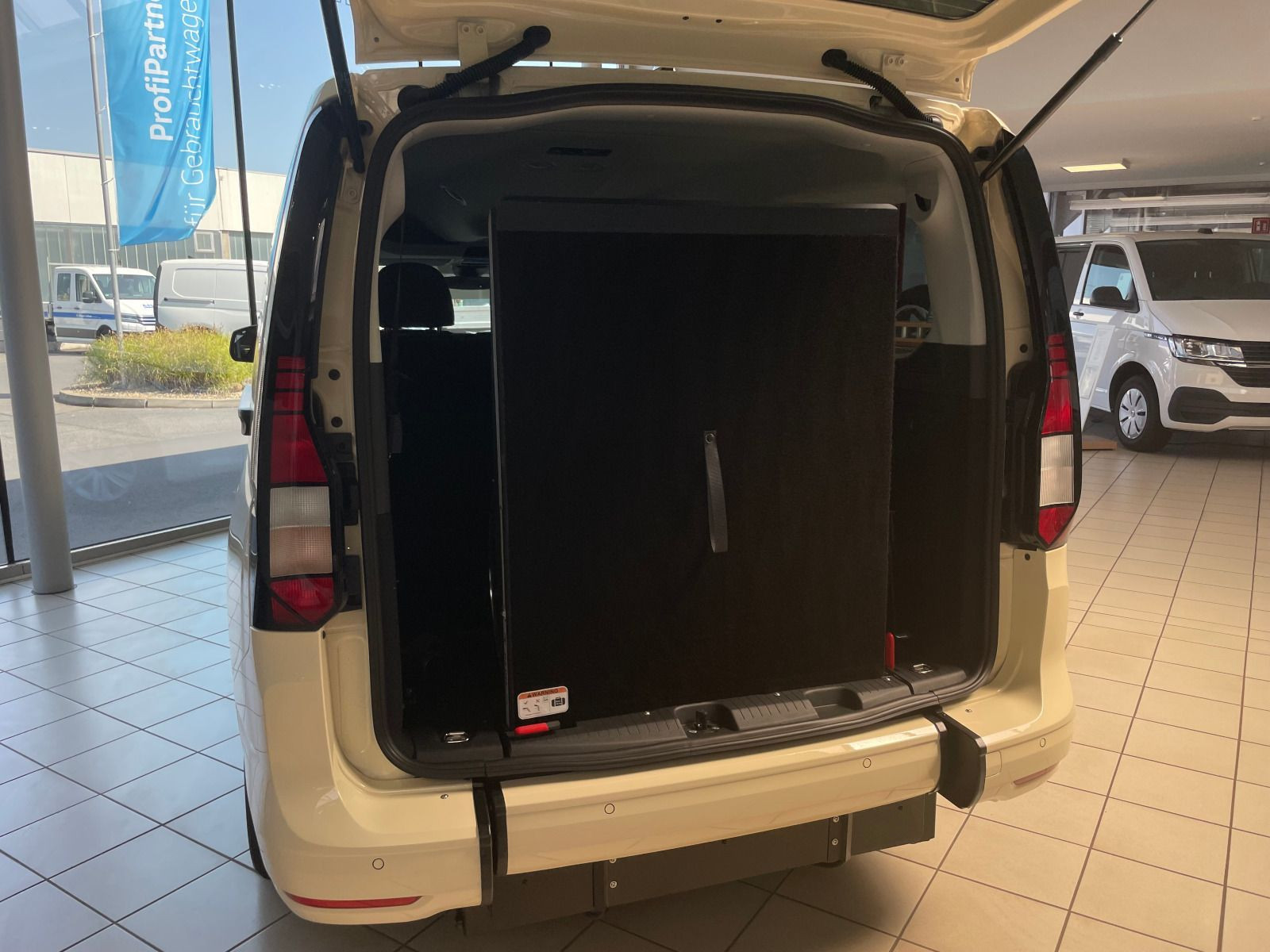 Volkswagen - Caddy Maxi_5