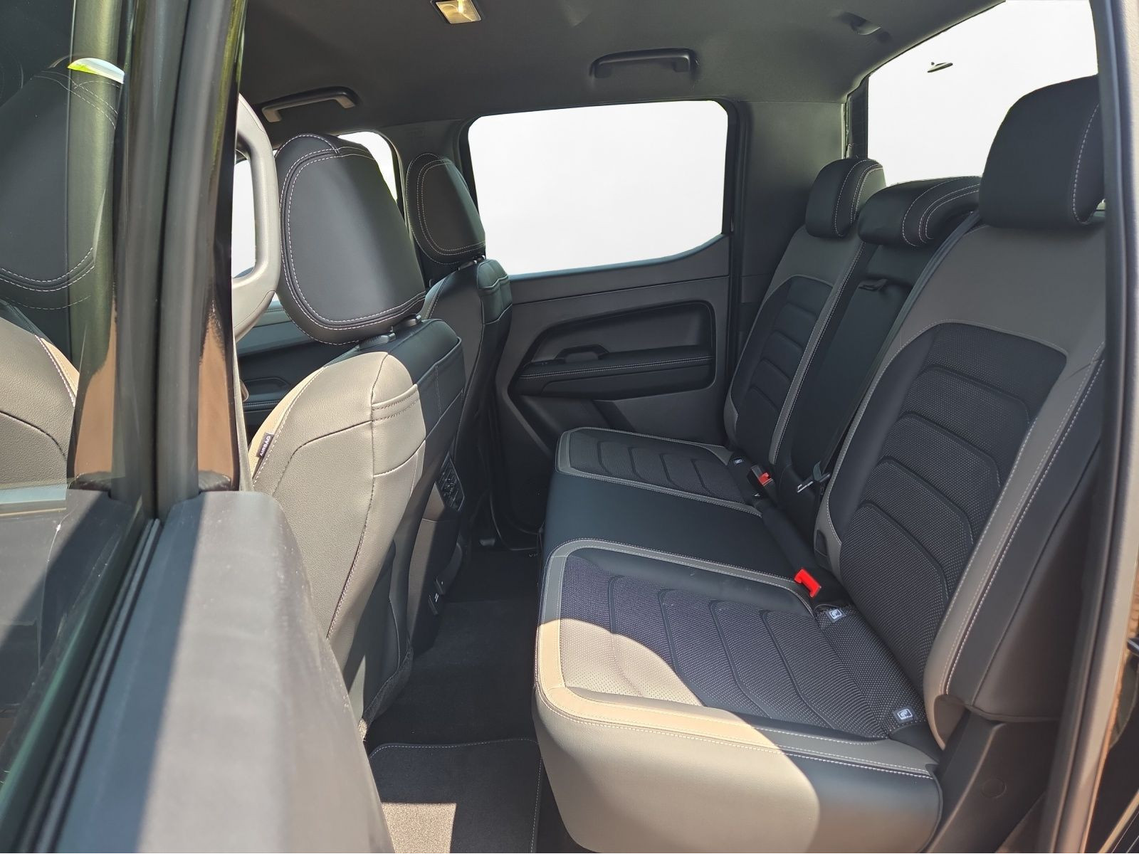 Volkswagen - Amarok_12