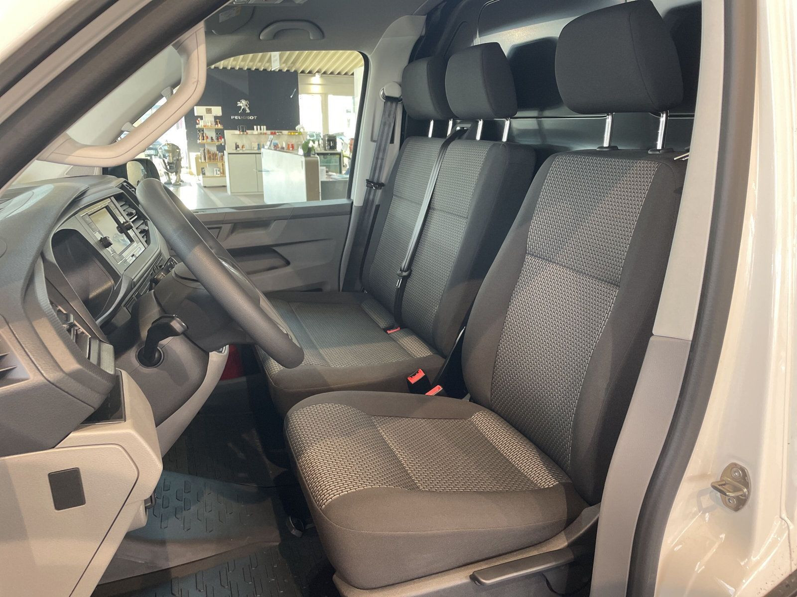 Volkswagen - T6.1 Transporter_10