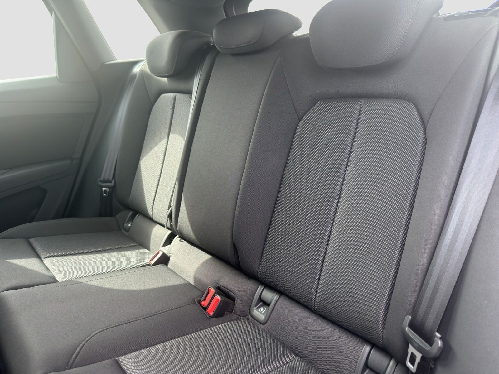 Audi - Q4_12
