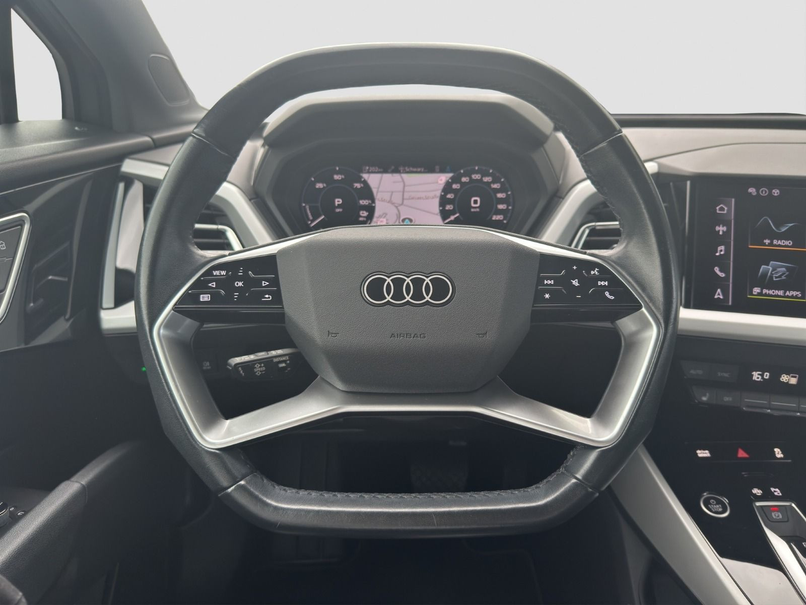 Audi - Q4_9