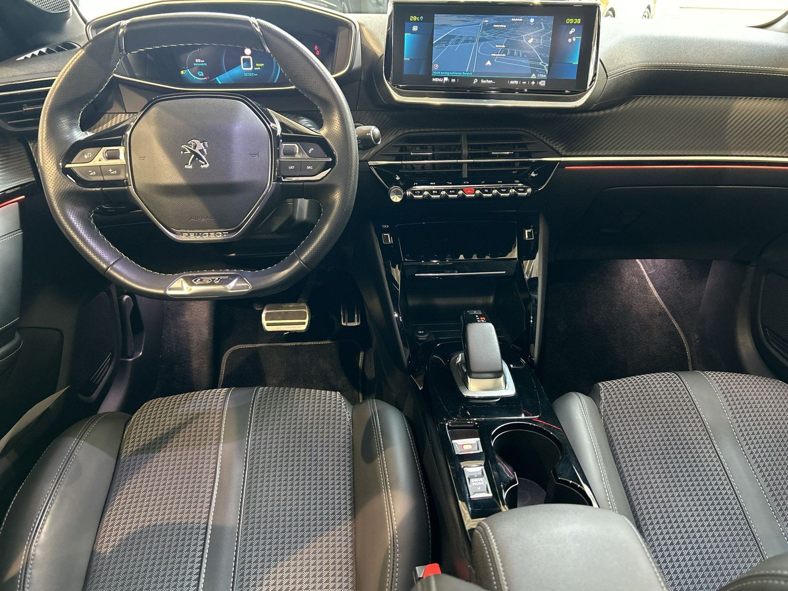 Peugeot - 208_11