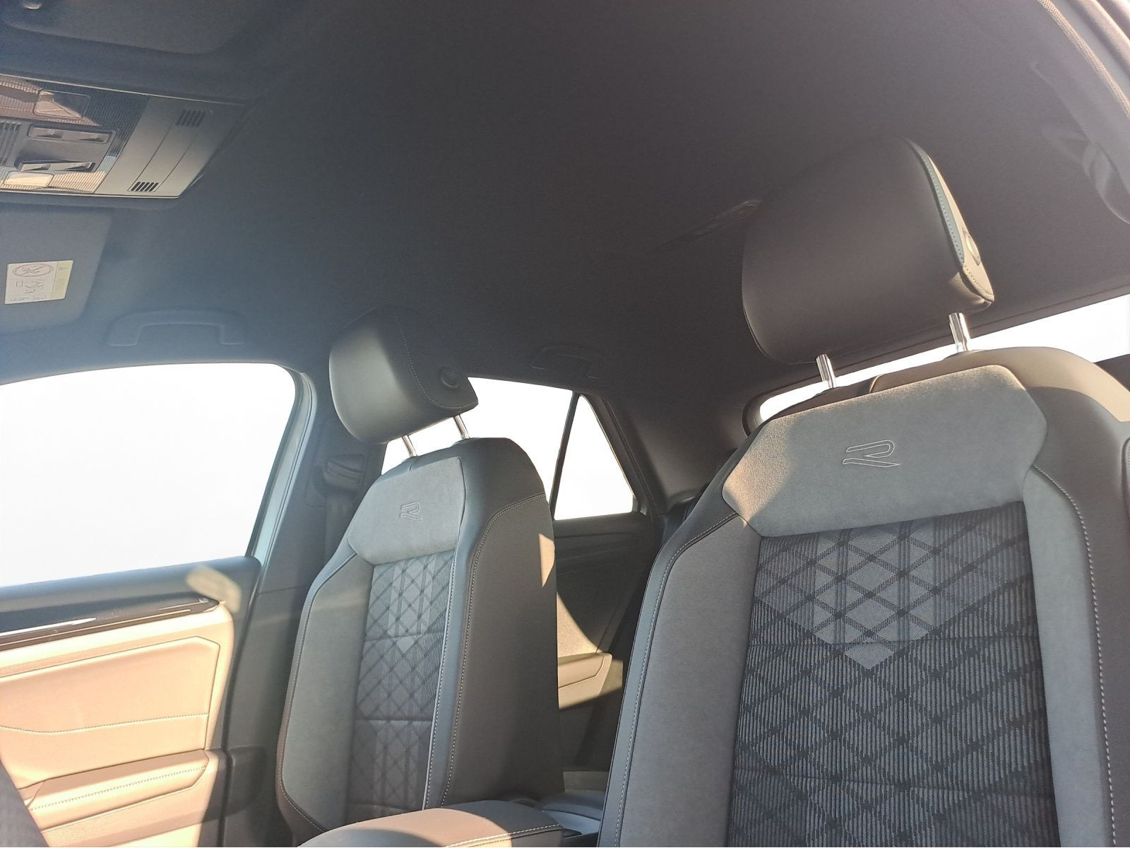 Volkswagen - T-Roc_15
