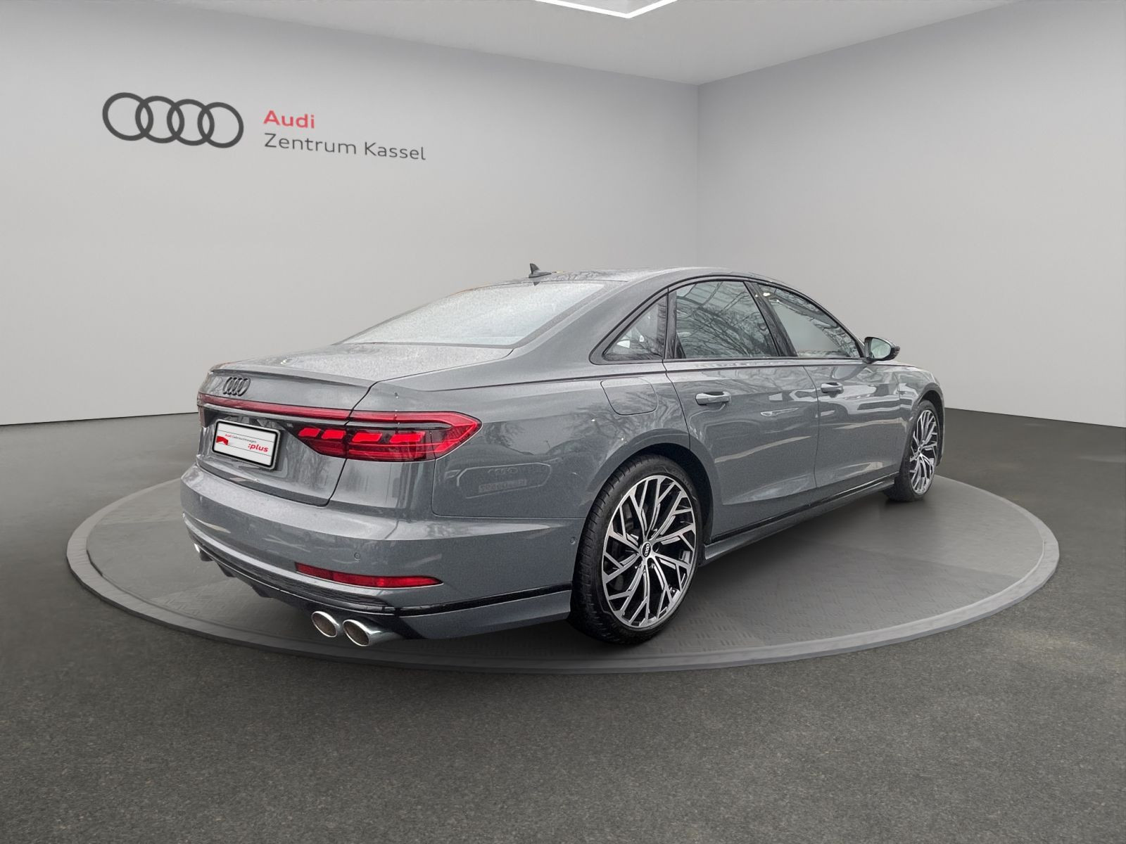 Audi - S8_5