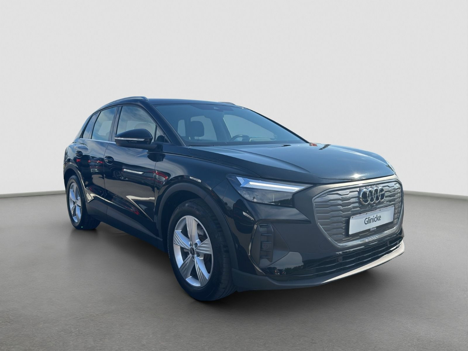 Audi - Q4_7