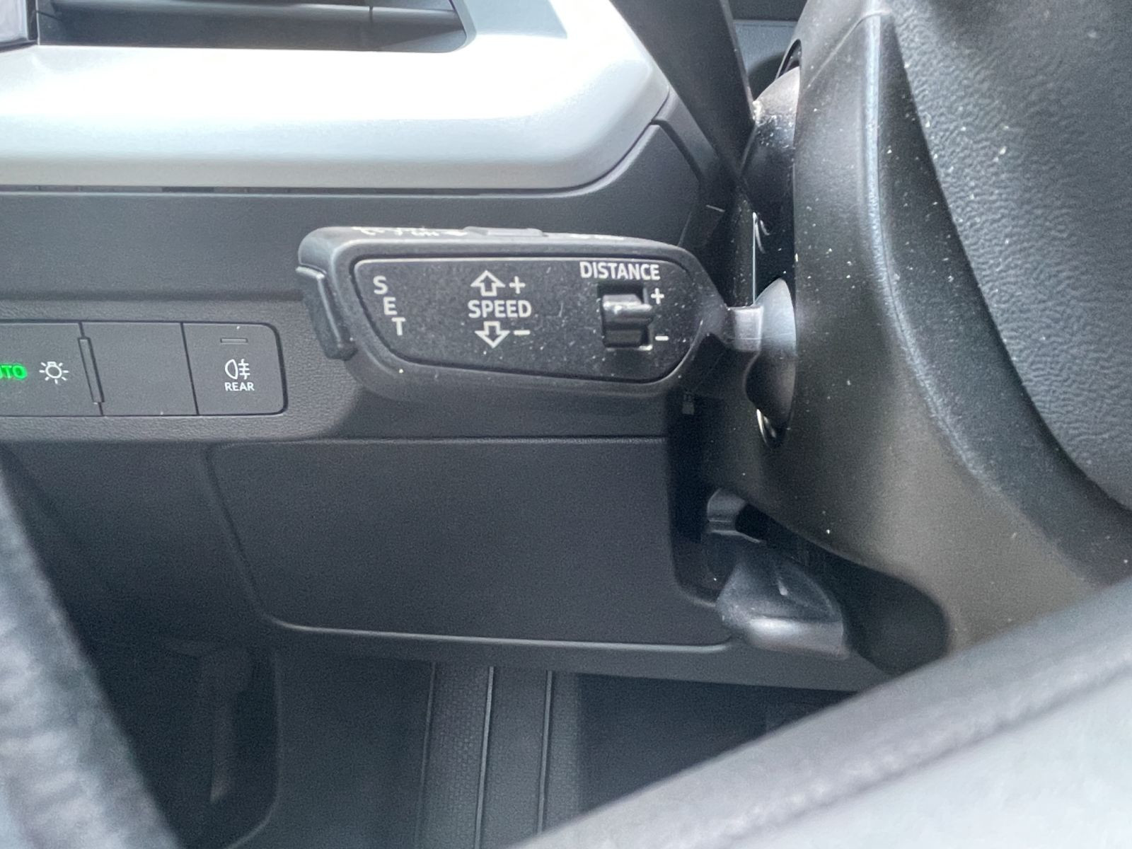 Audi - Q4_23