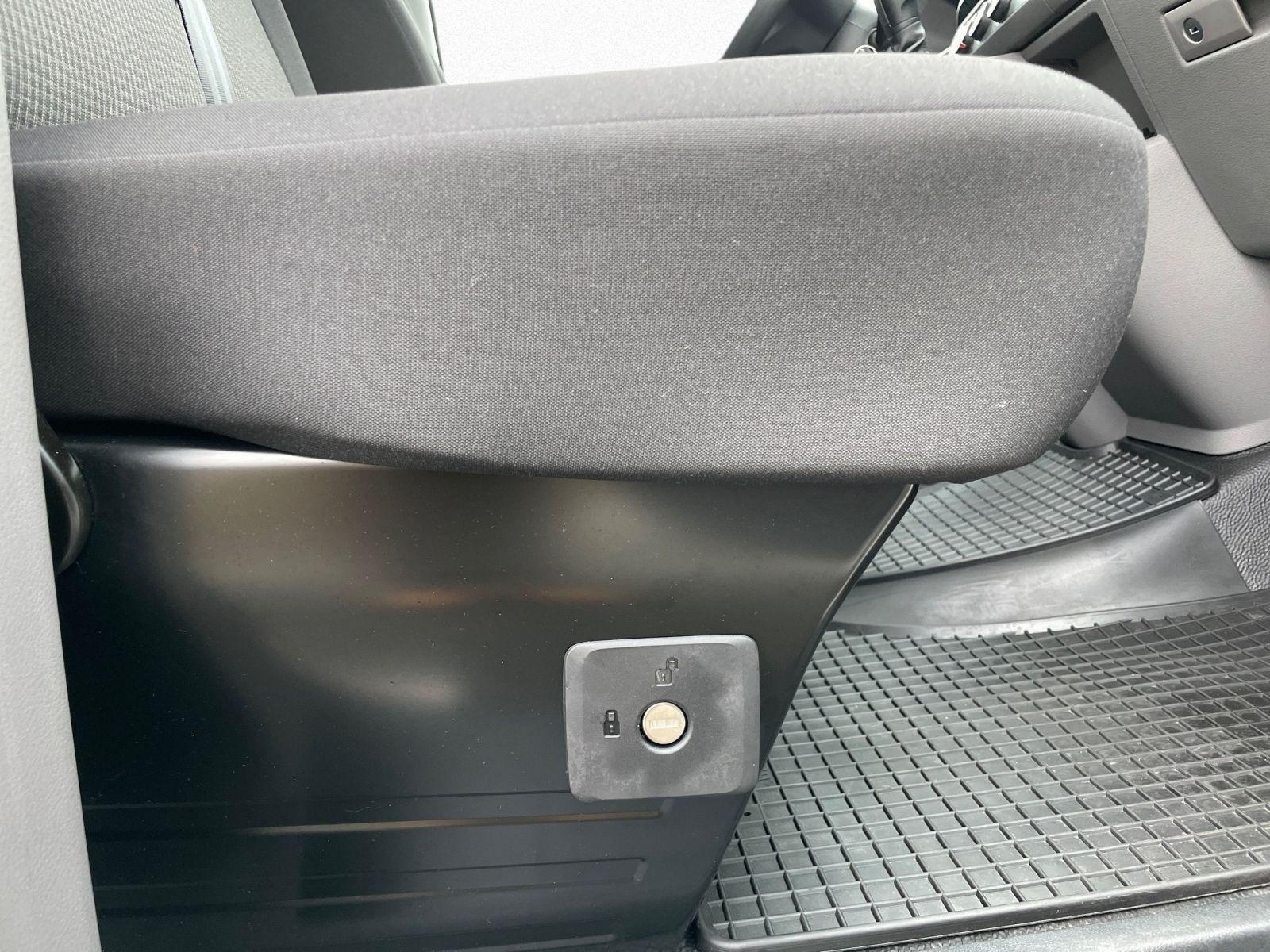 Volkswagen - T6.1 Kombi_9