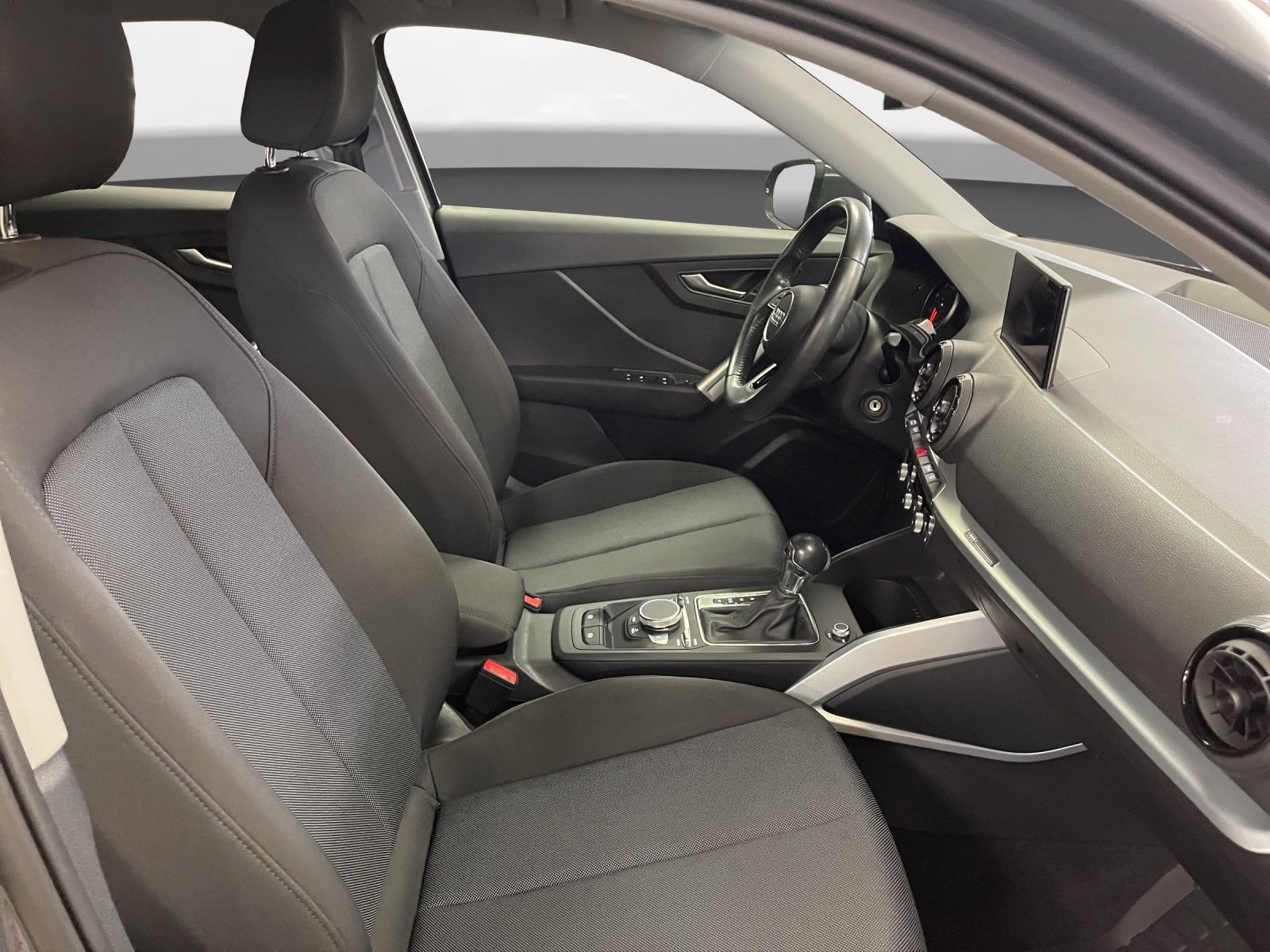 Audi - Q2_18