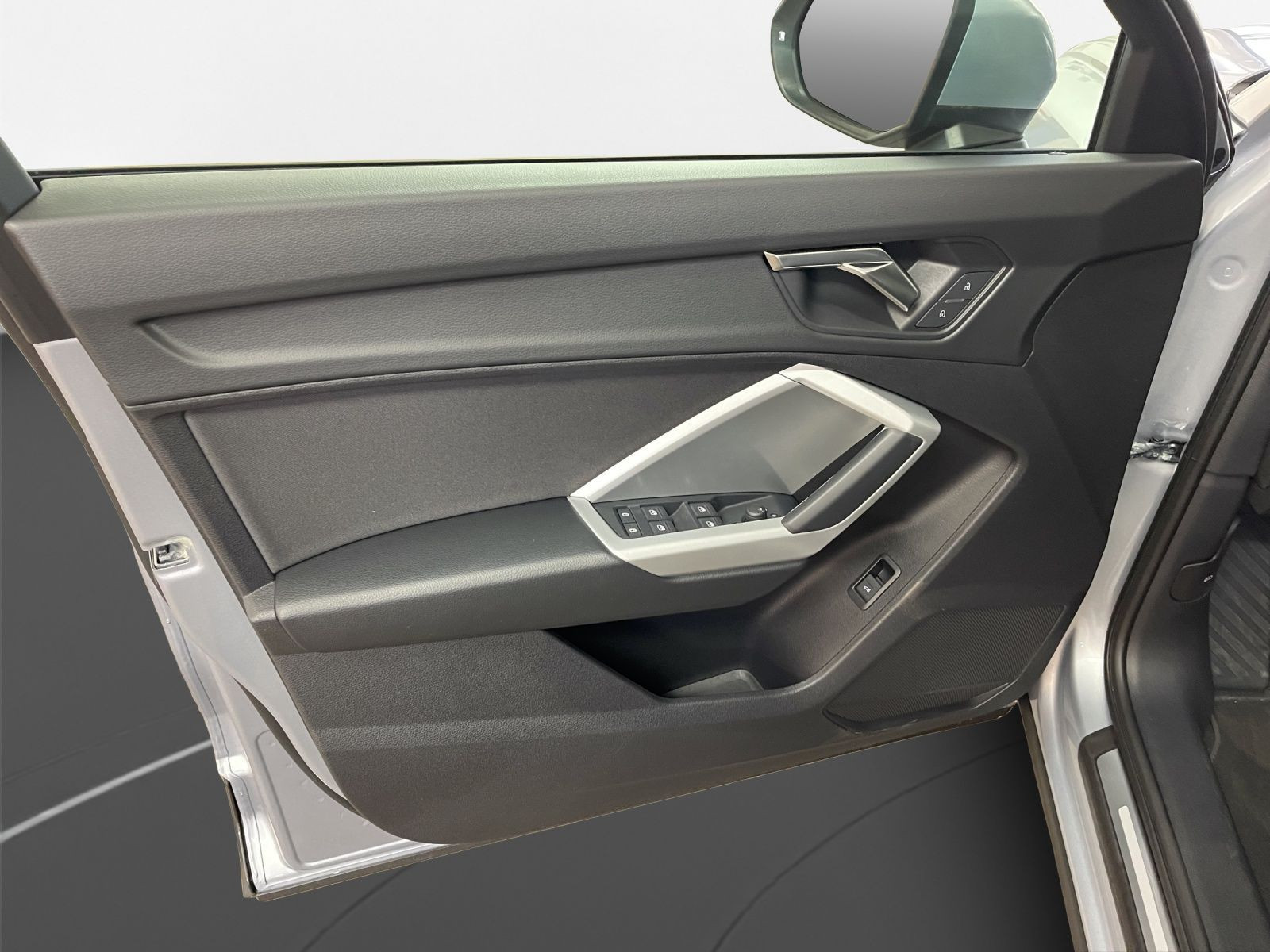 Audi - Q3_12