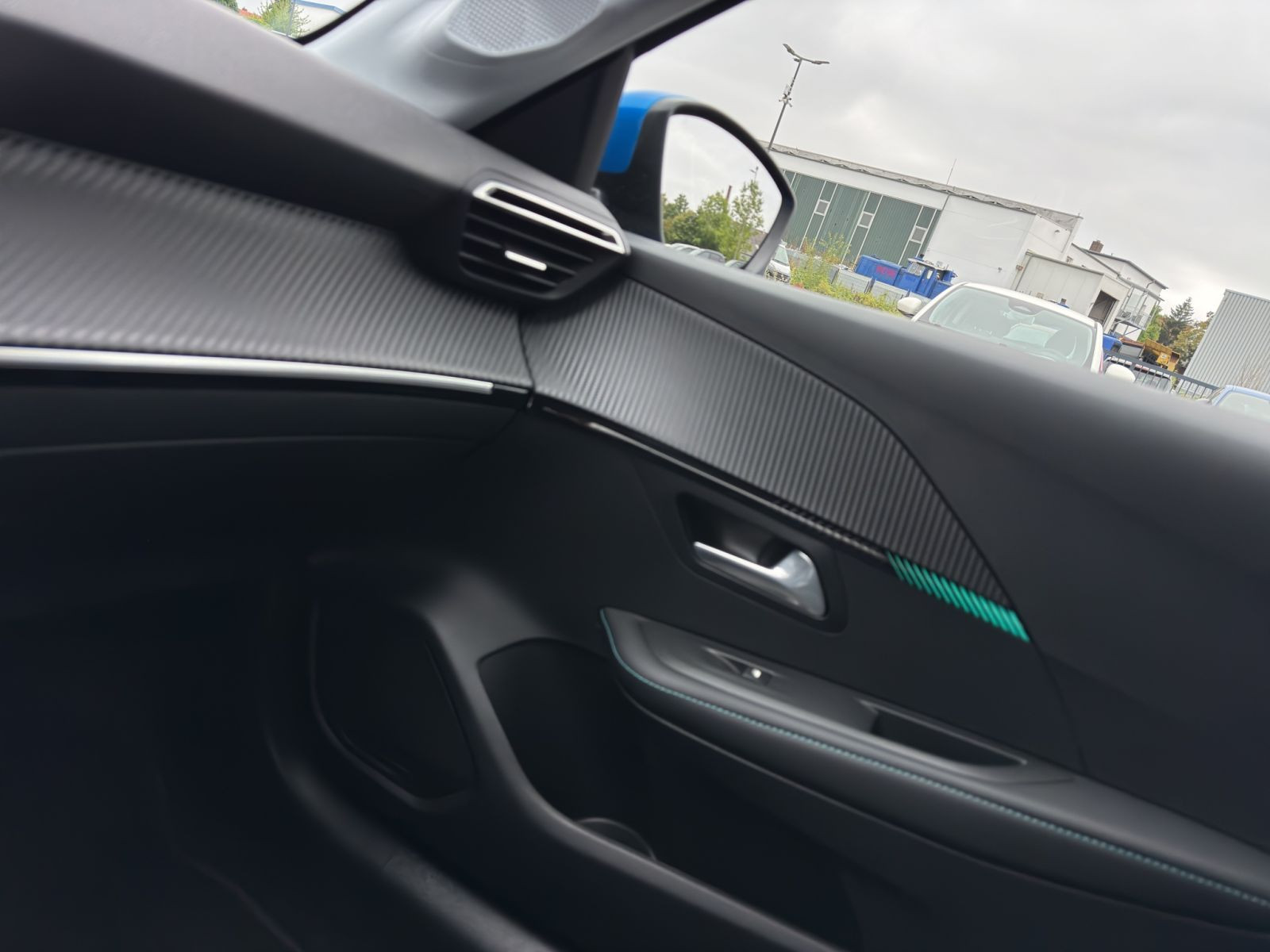 Peugeot - 208_17