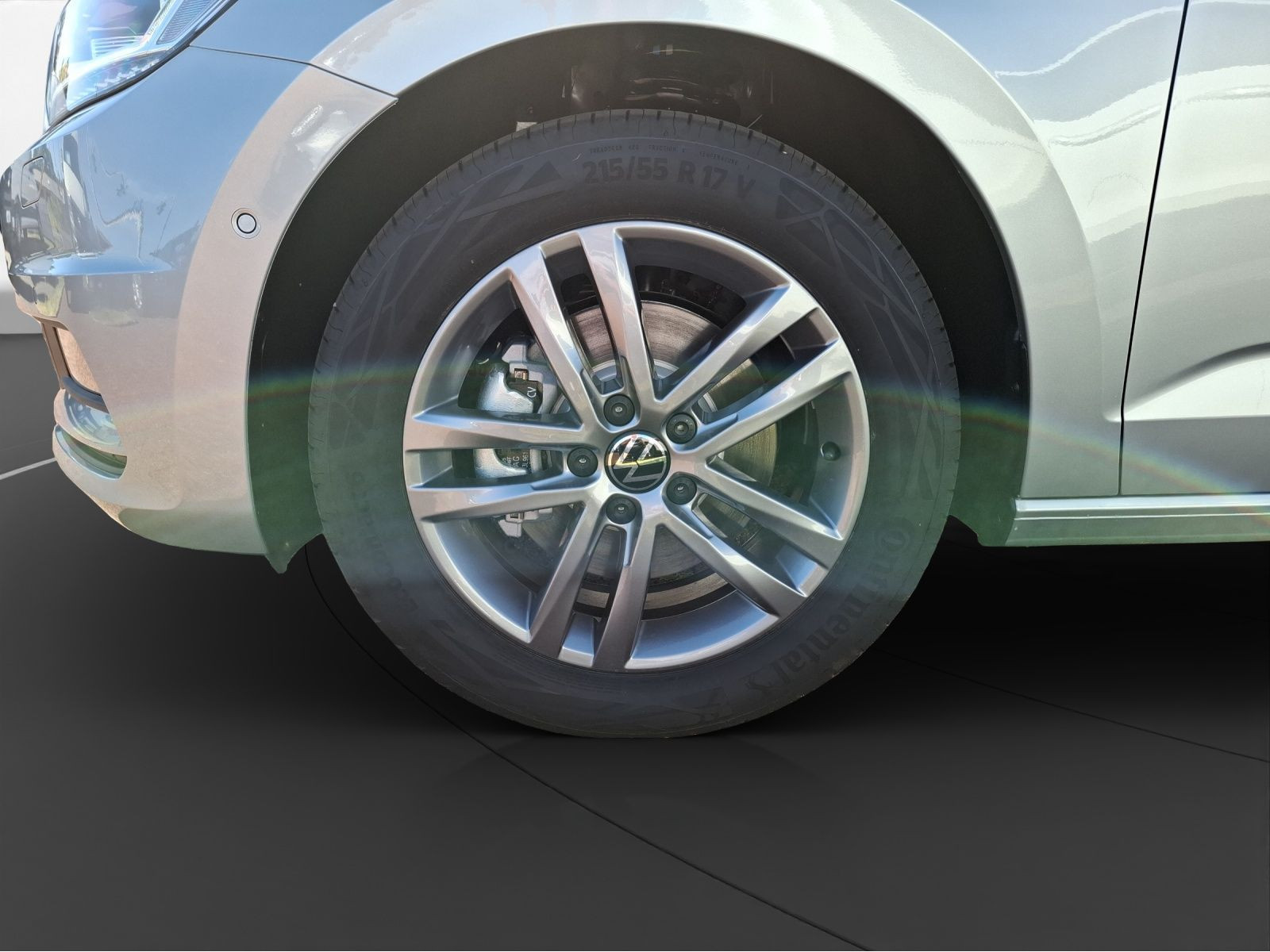 Volkswagen - Touran_12
