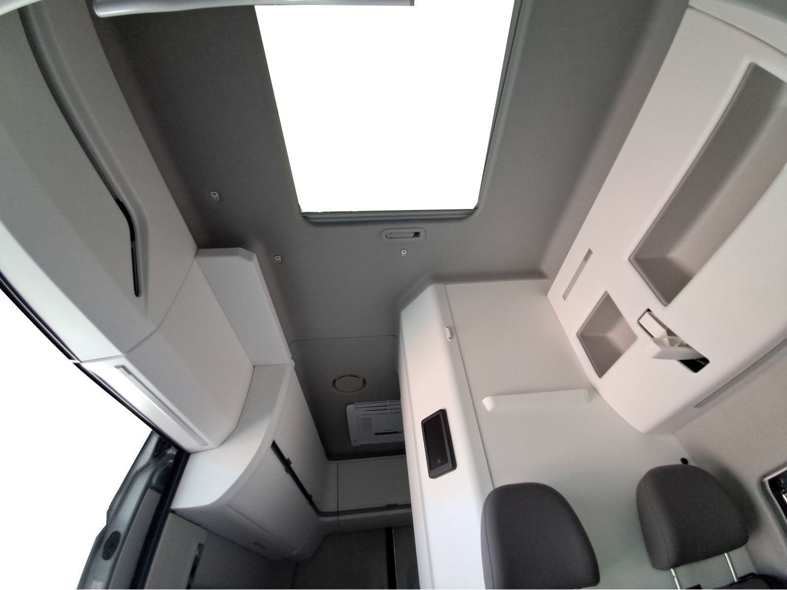 Volkswagen - California_13