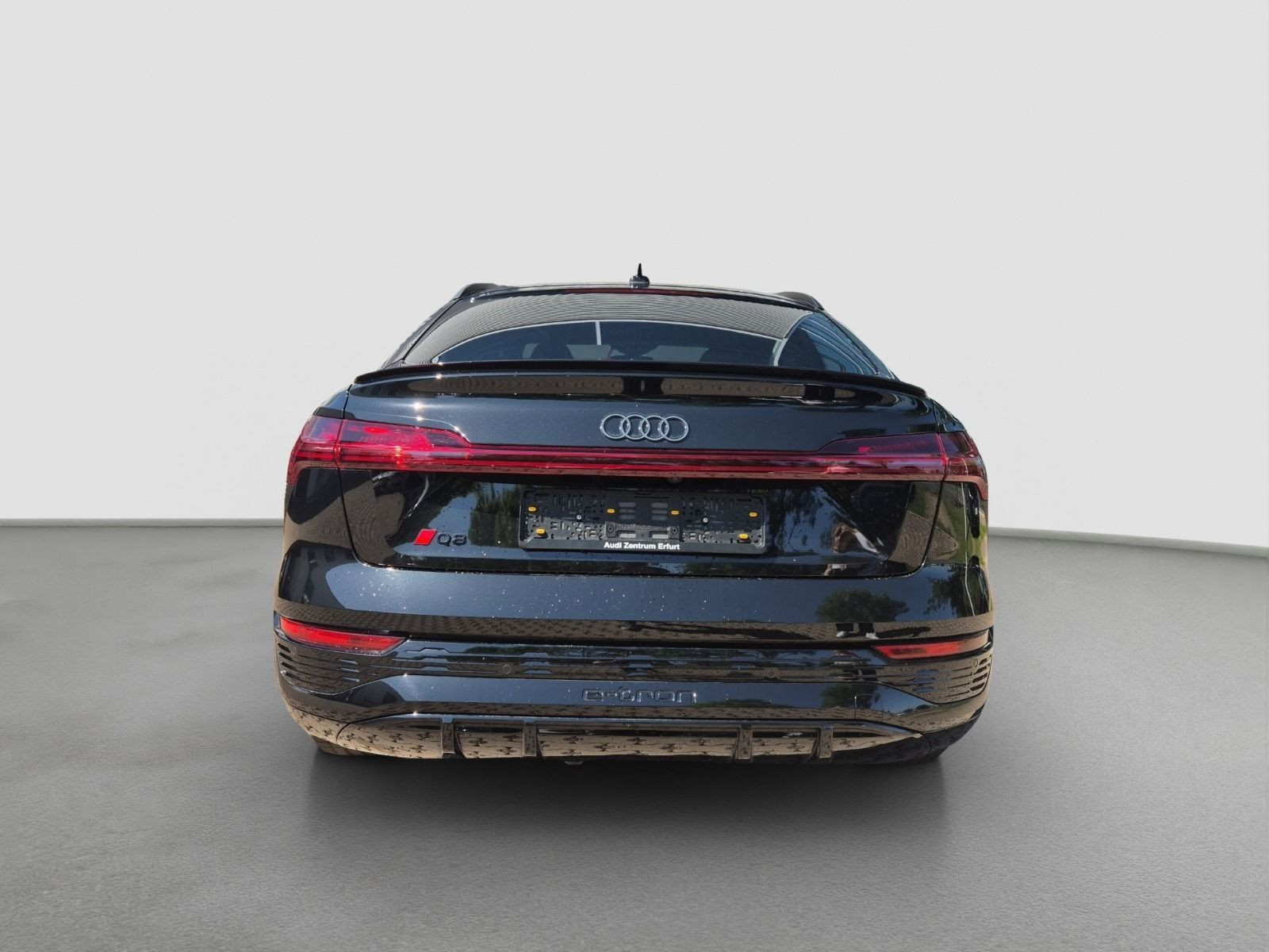 Audi - Q8 e-tron_7