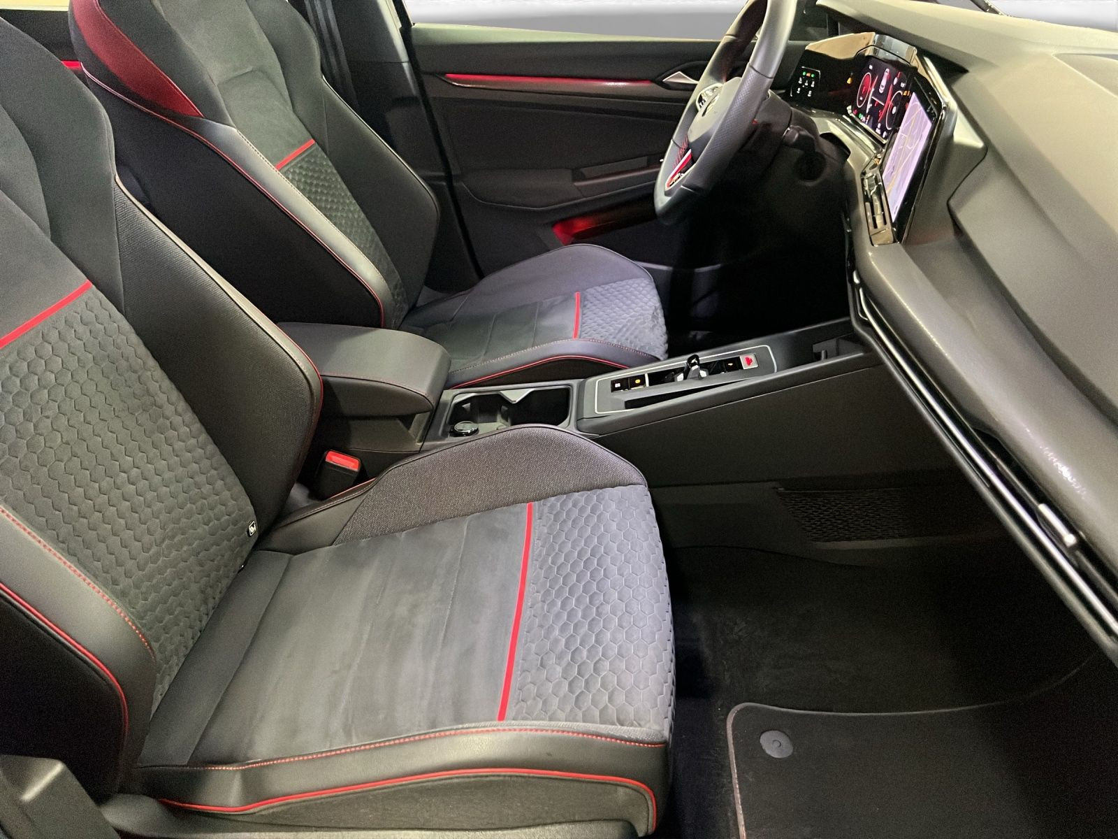 Volkswagen - Golf GTI_18