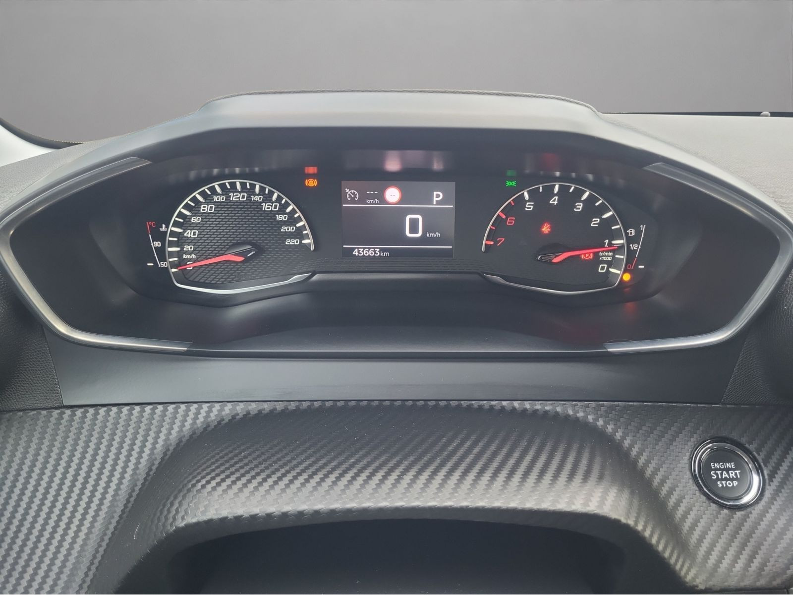 Peugeot - 208_13