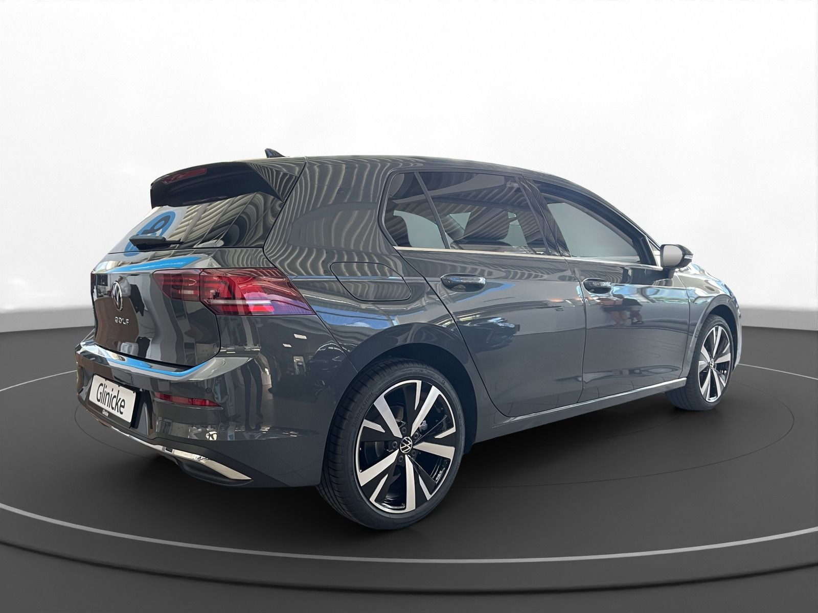 Volkswagen - Golf_11