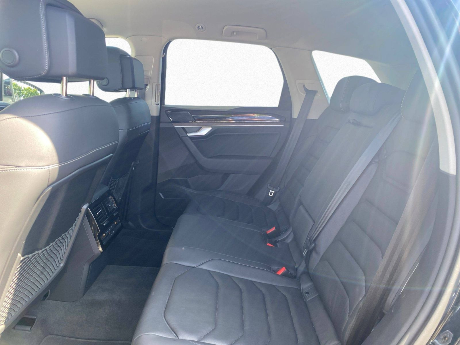 Volkswagen - Touareg_14