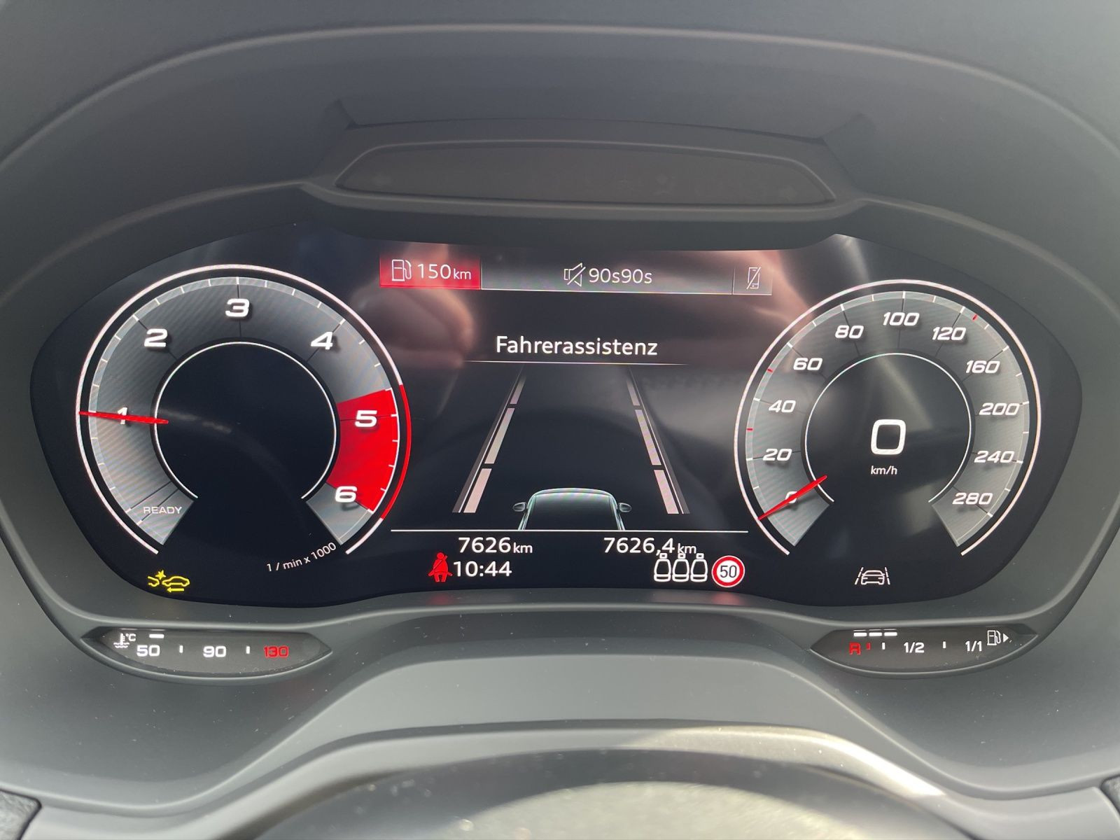 Audi - Q2_9