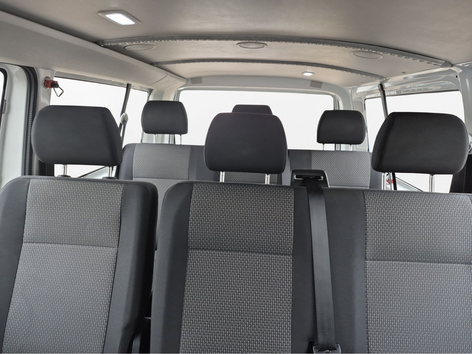 Volkswagen - Transporter Kombi_4