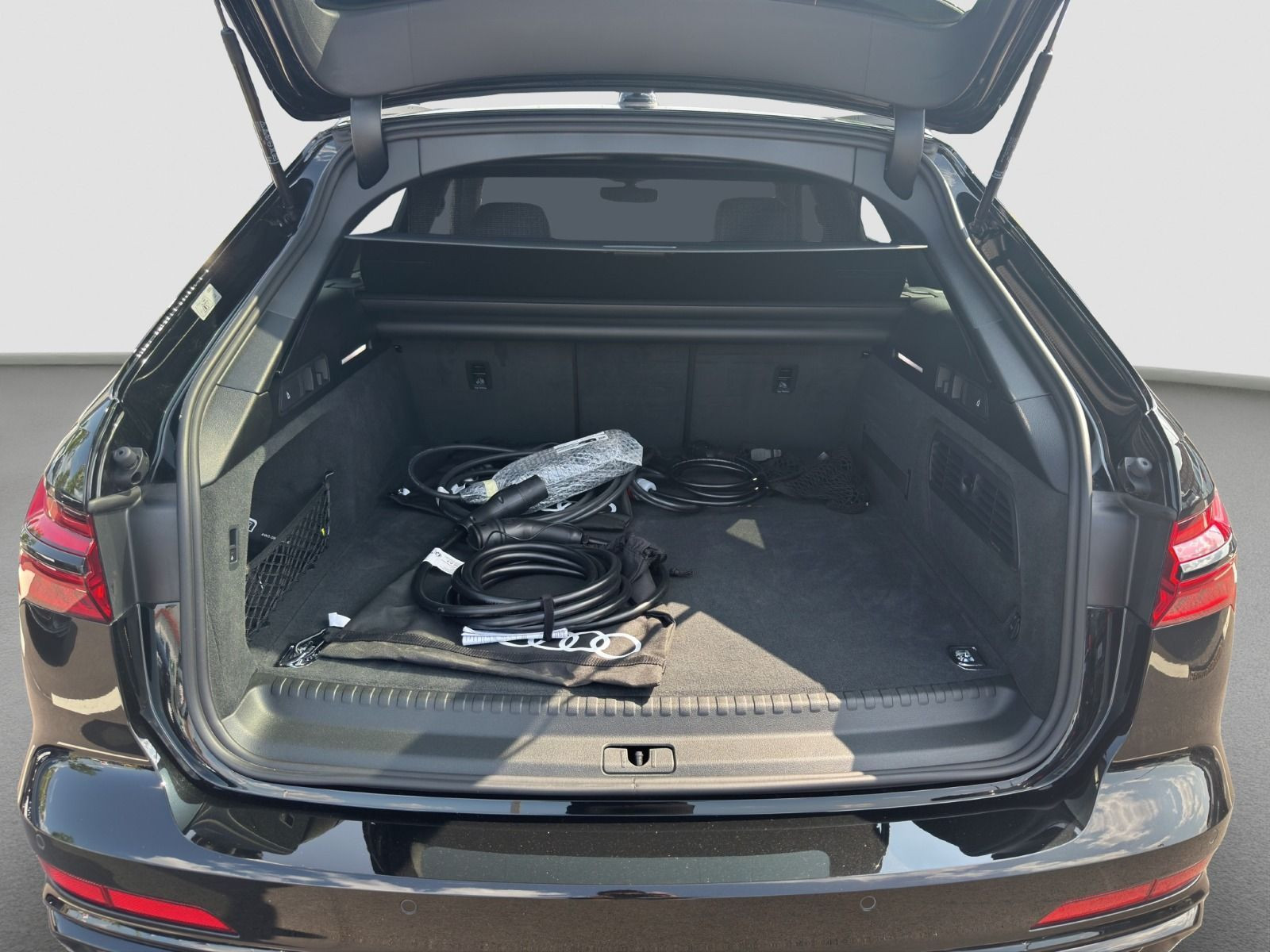 Audi - A6 Avant_14