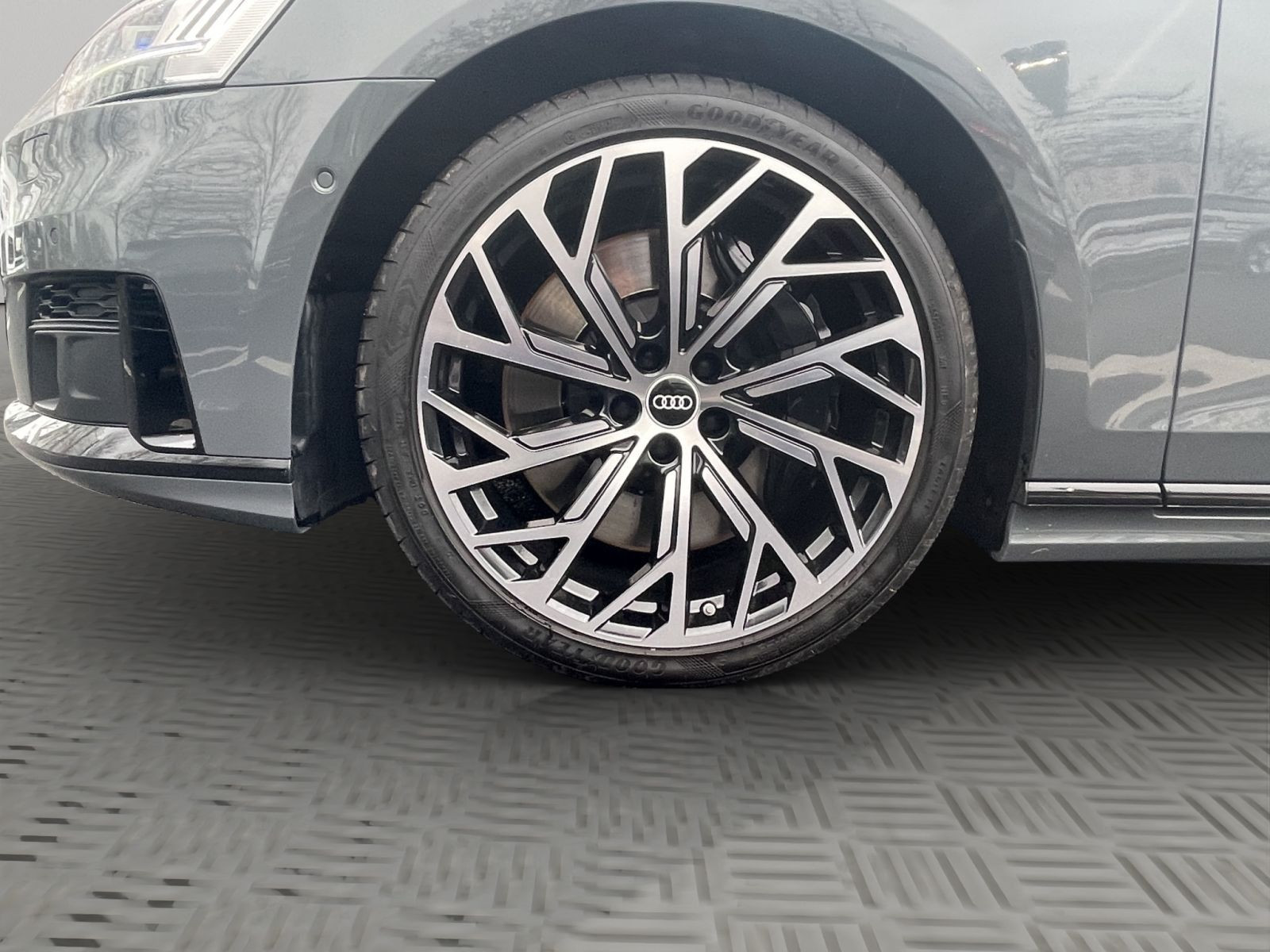 Audi - S8_19