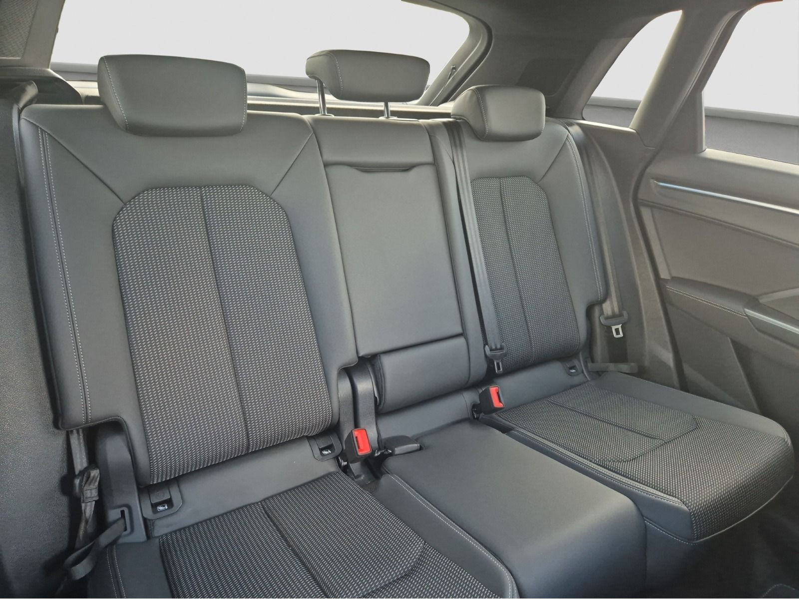 Audi - Q3_21