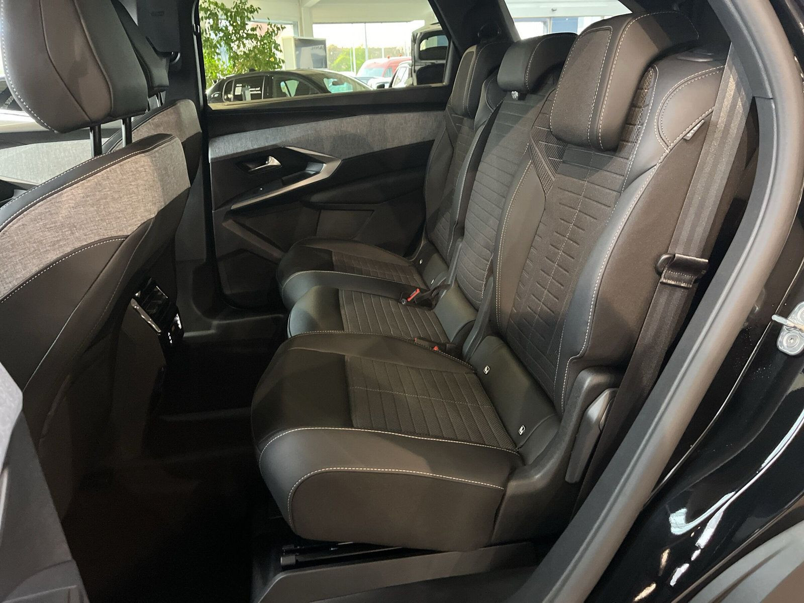 Peugeot - 5008_9
