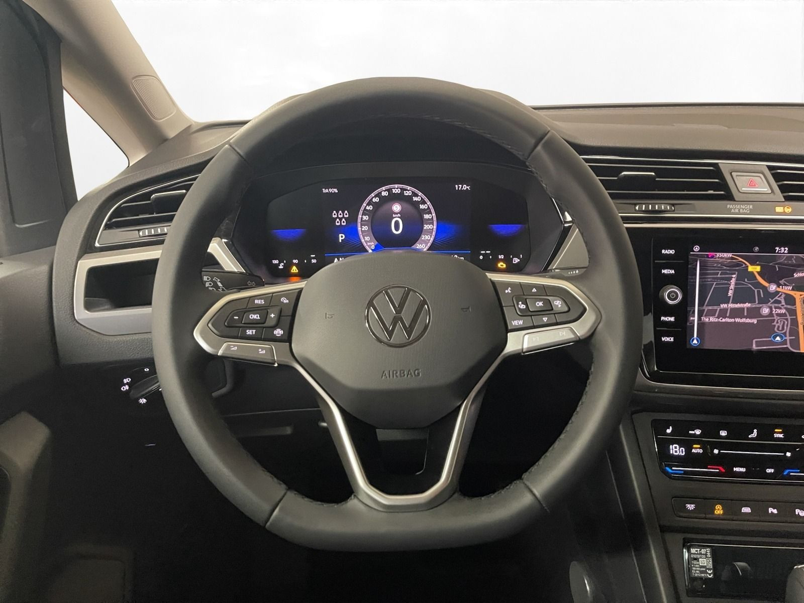 Volkswagen - Touran_12
