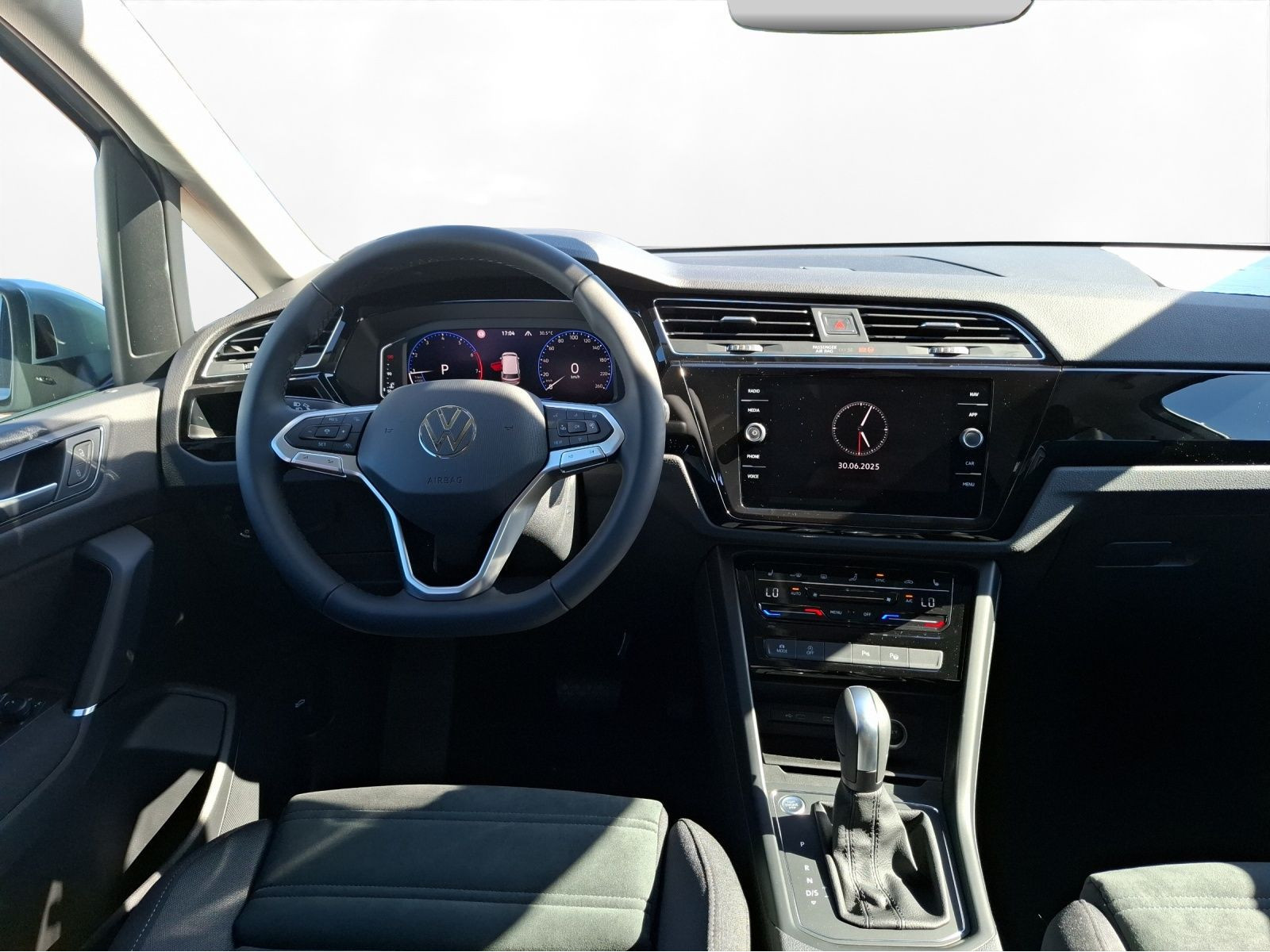 Volkswagen - Touran_5