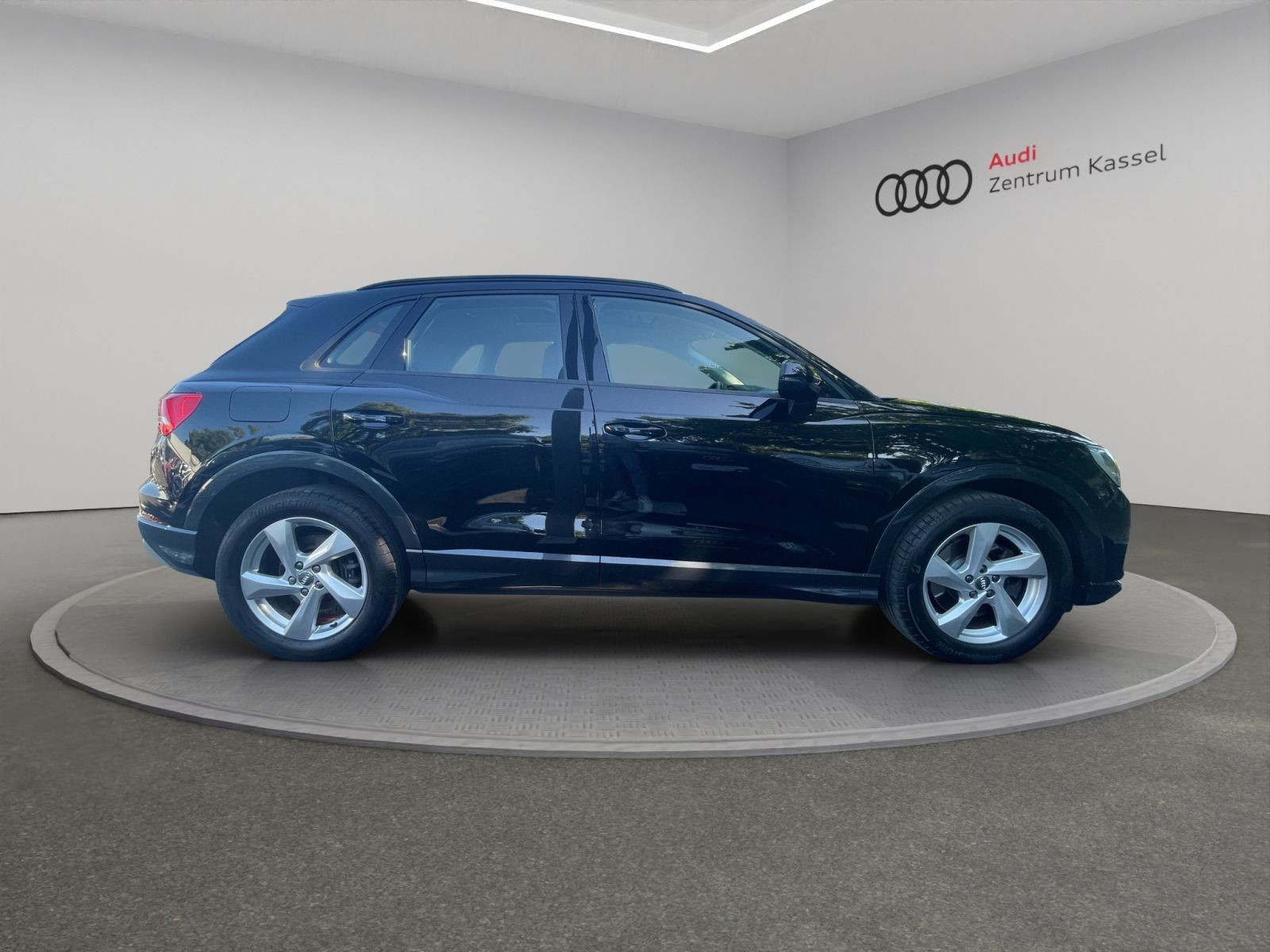 Audi - Q3_6