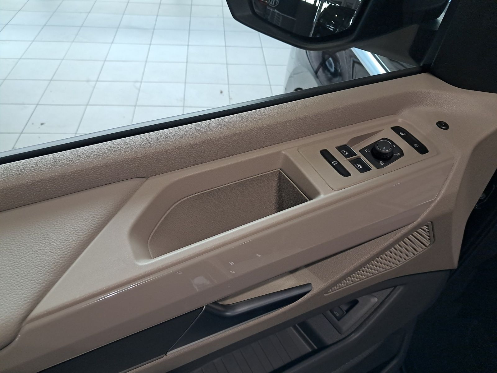 Volkswagen - Multivan_16