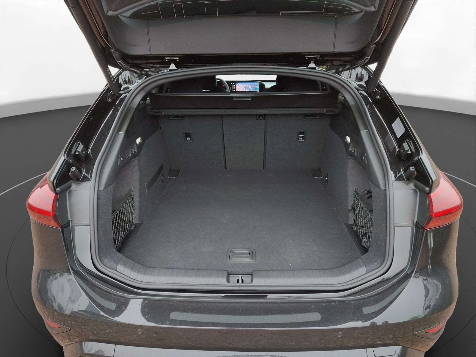 Audi - A6 Avant e-tron_11