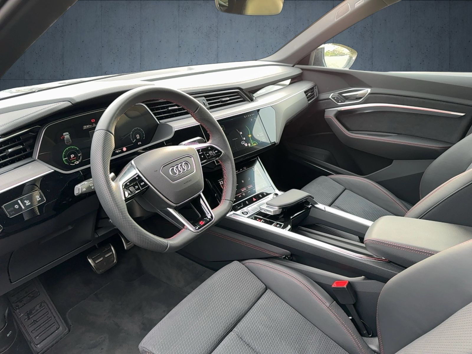 Audi - Q8 Sportback e-tron_11