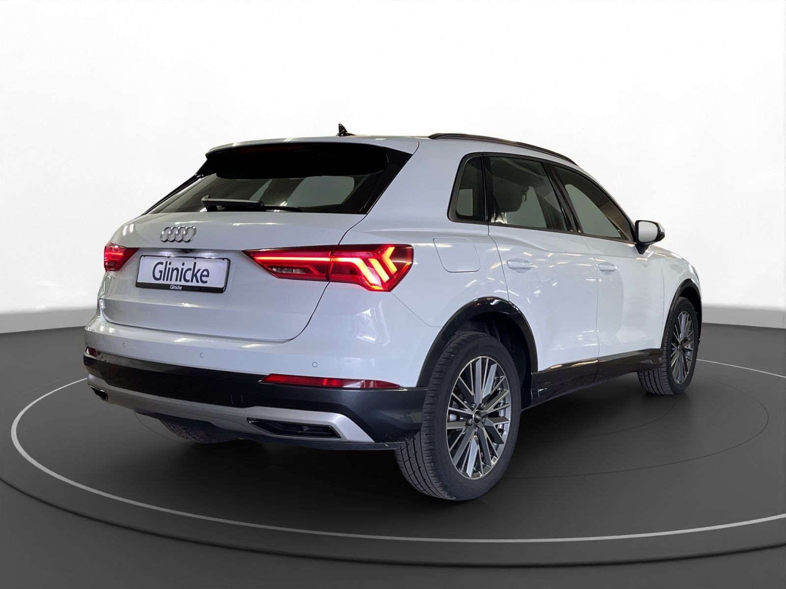 Audi - Q3_6