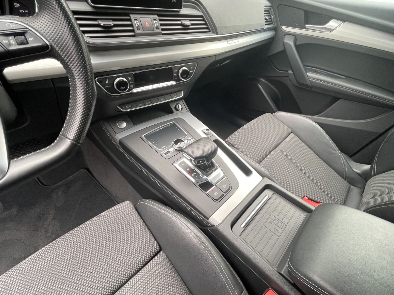 Audi - Q5_15