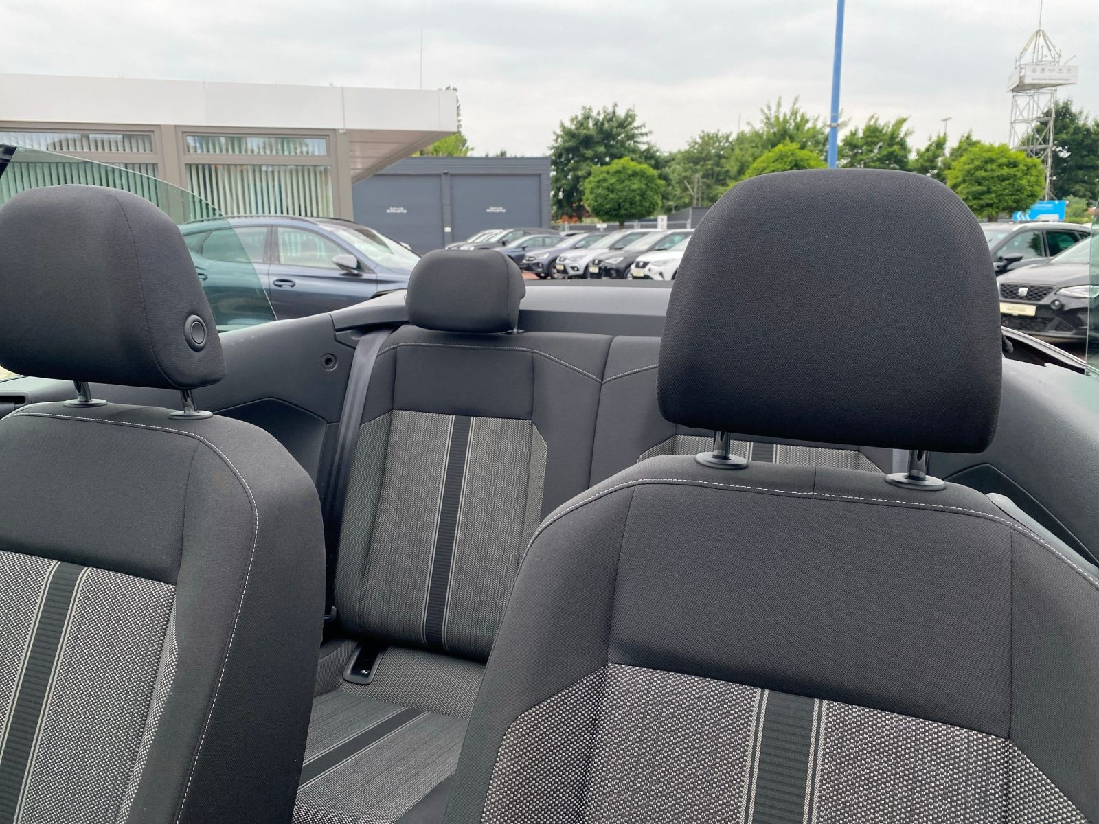 Volkswagen - T-Roc Cabriolet_11