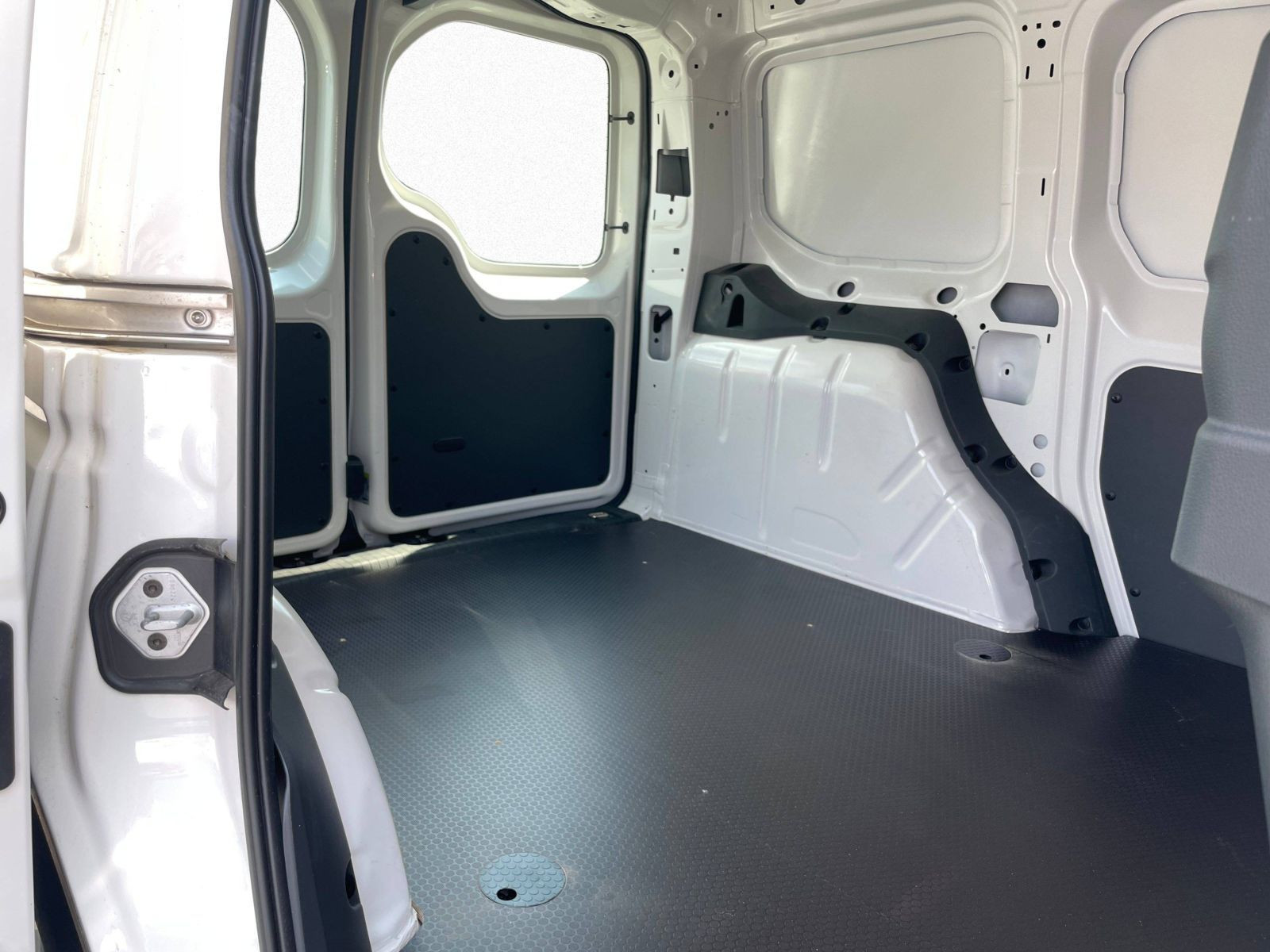 Volkswagen - Caddy Cargo_6